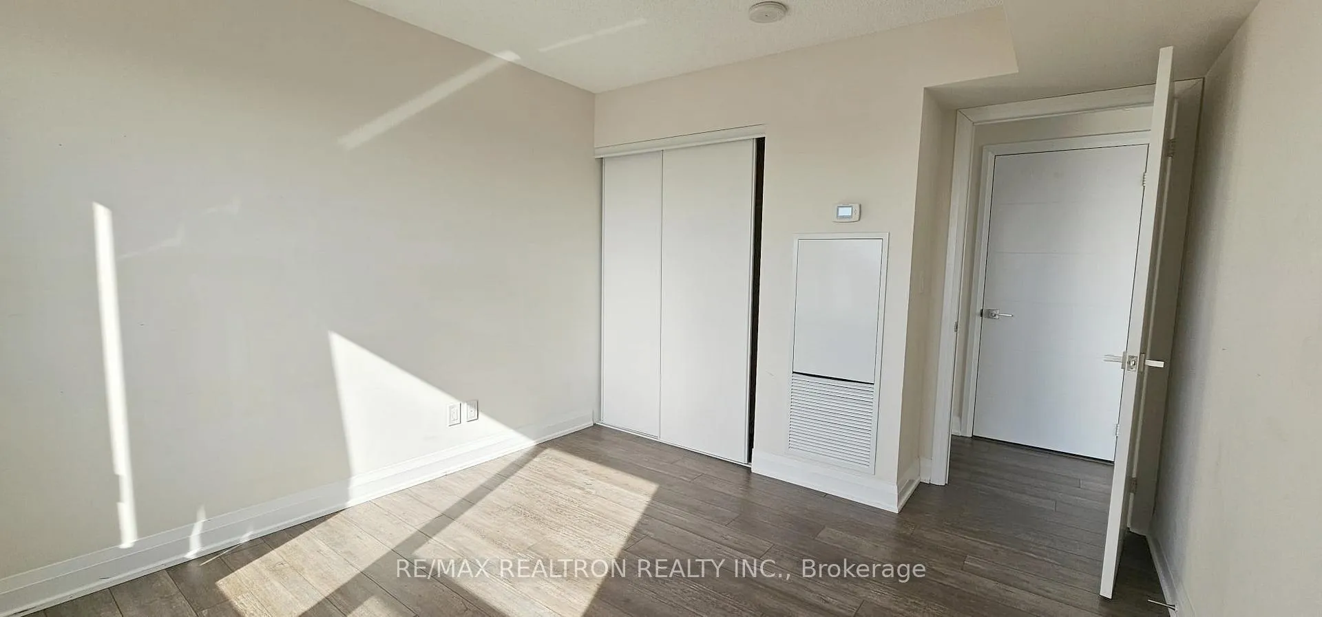 Photo 12 of Unit 2103, 18 Uptown Drive, Markham, Unionville — HOMEH