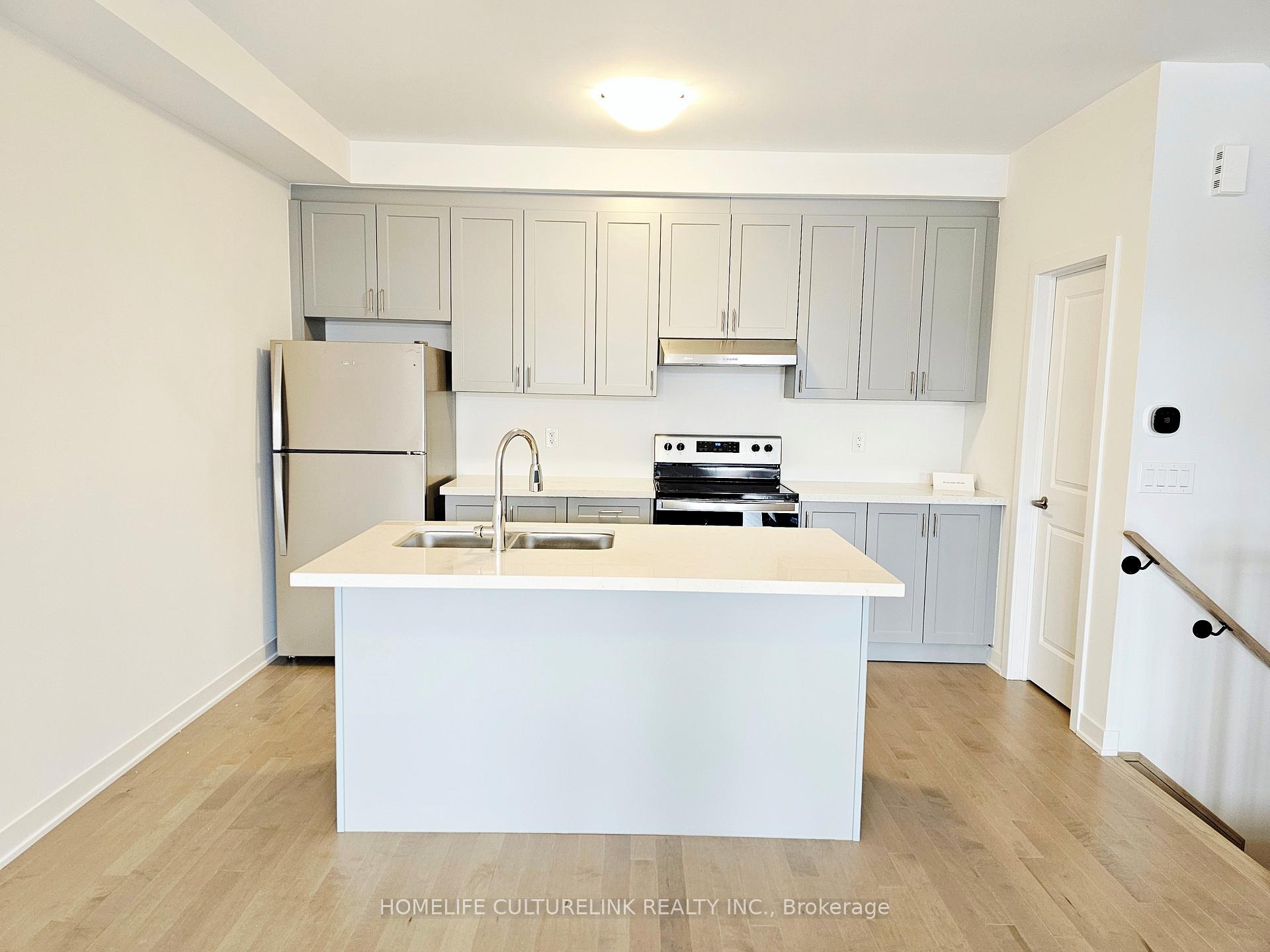 Photo 3 of 25 John Canning Way, Markham, Unionville — HOMEH