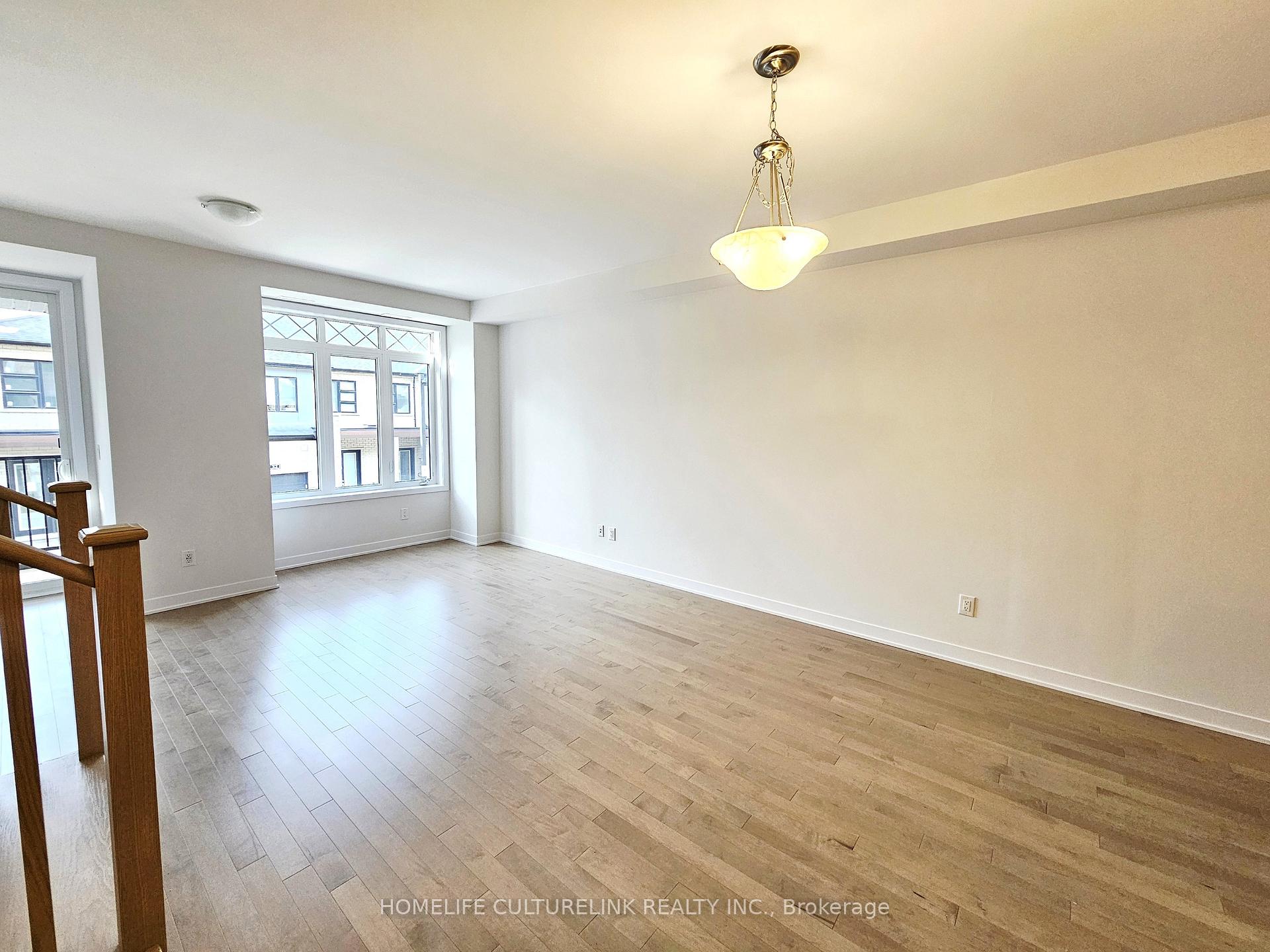 Photo 6 of 25 John Canning Way, Markham, Unionville — HOMEH
