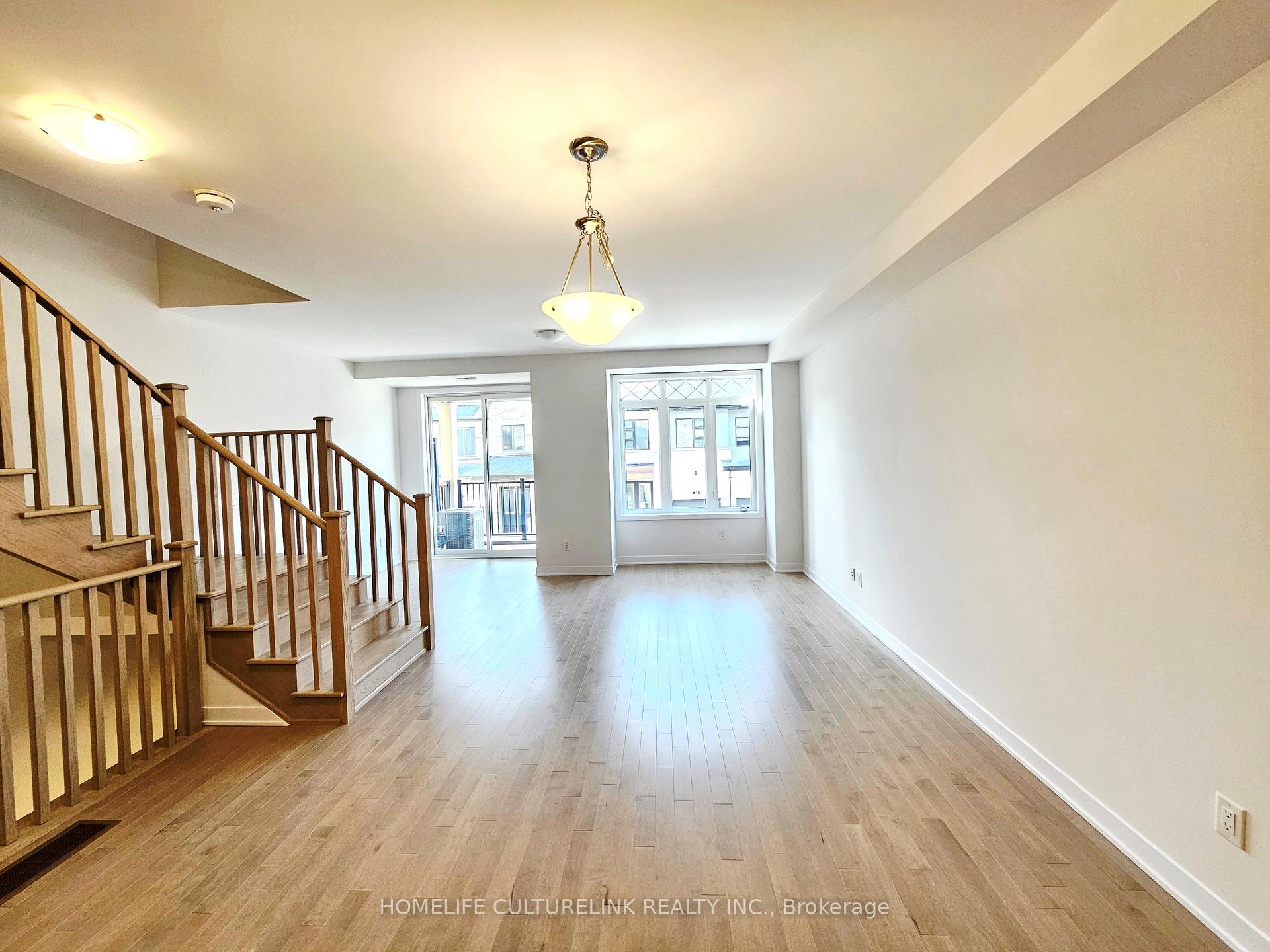 Photo 7 of 25 John Canning Way, Markham, Unionville — HOMEH