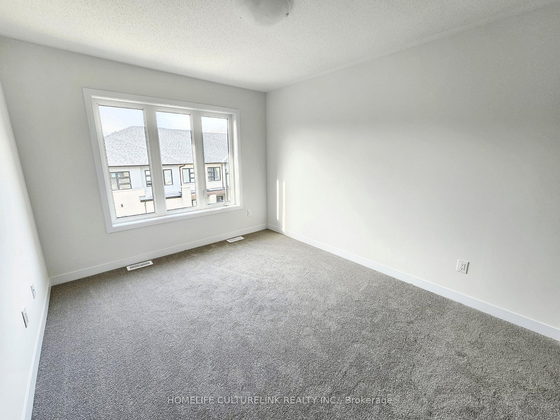 Photo 8 of 25 John Canning Way, Markham, Unionville — HOMEH