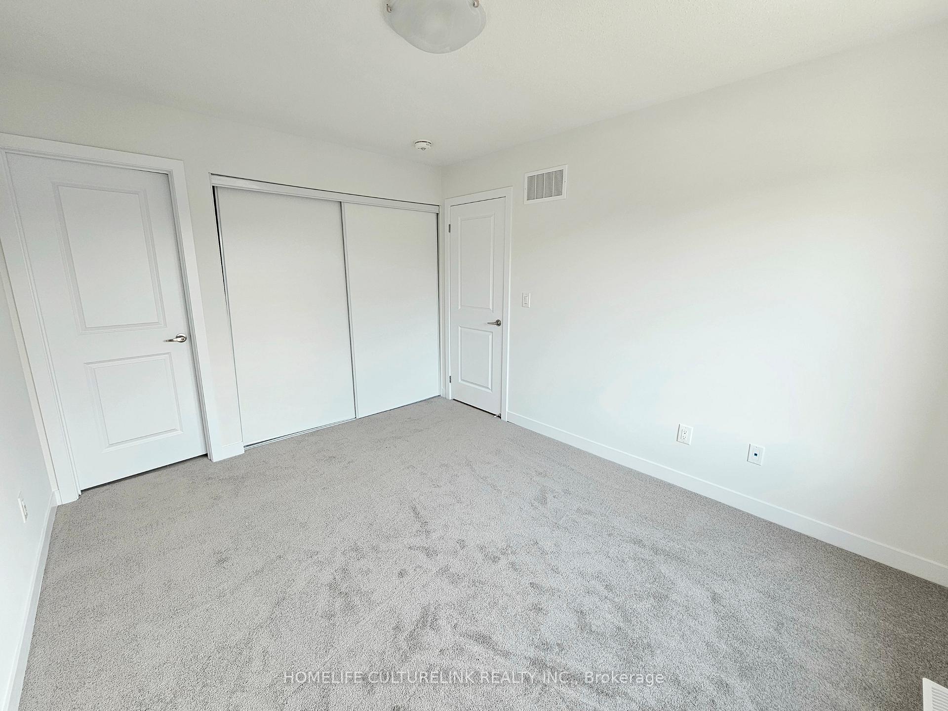 Photo 9 of 25 John Canning Way, Markham, Unionville — HOMEH
