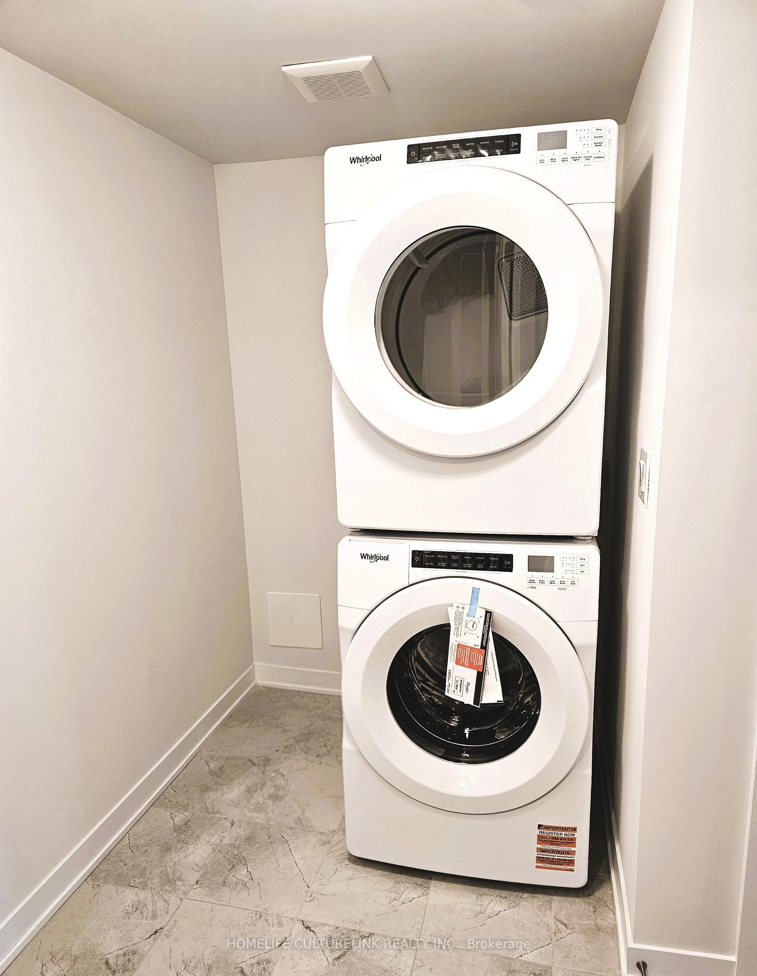 Photo 16 of 25 John Canning Way, Markham, Unionville — HOMEH
