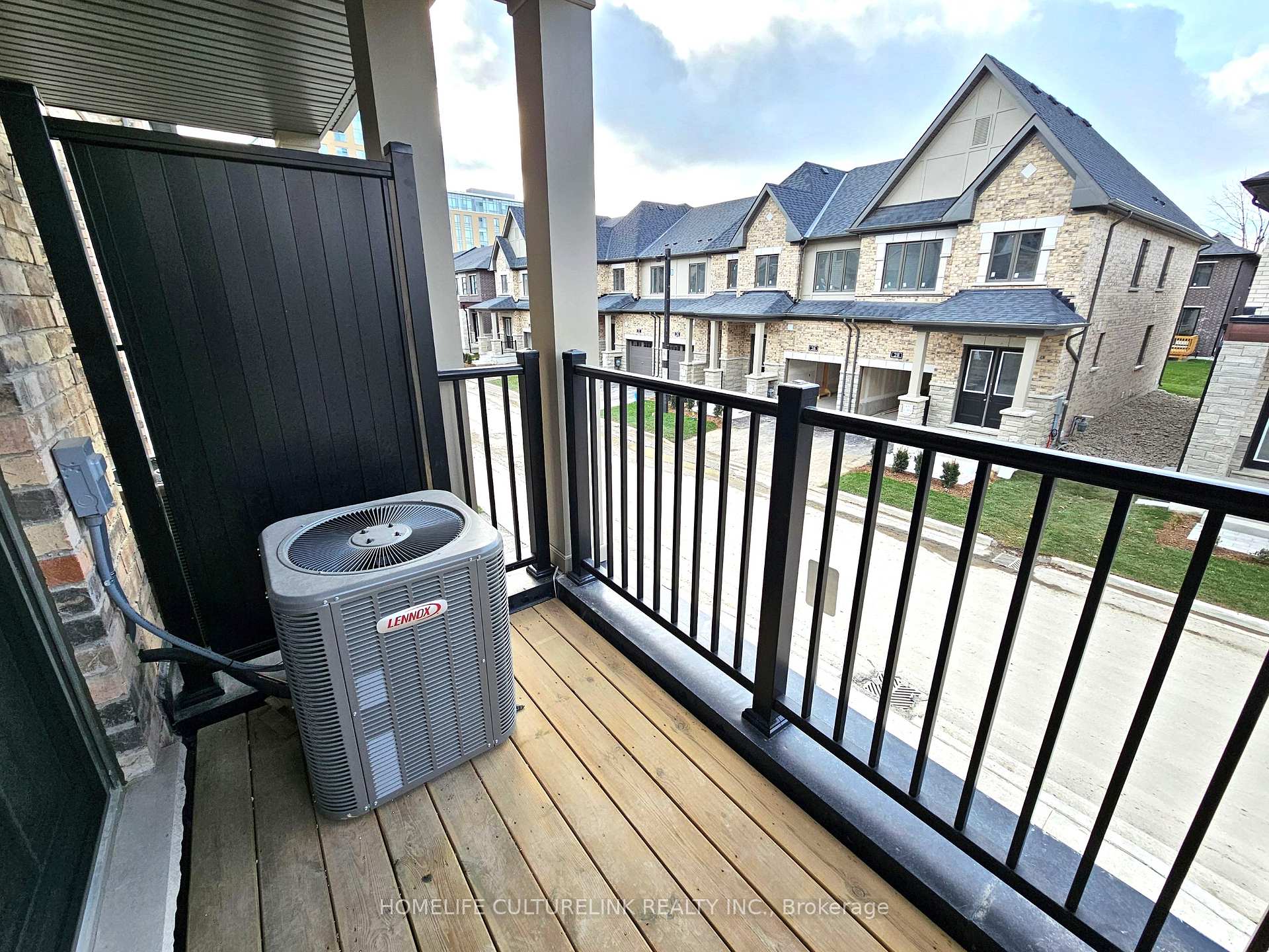 Photo 18 of 25 John Canning Way, Markham, Unionville — HOMEH