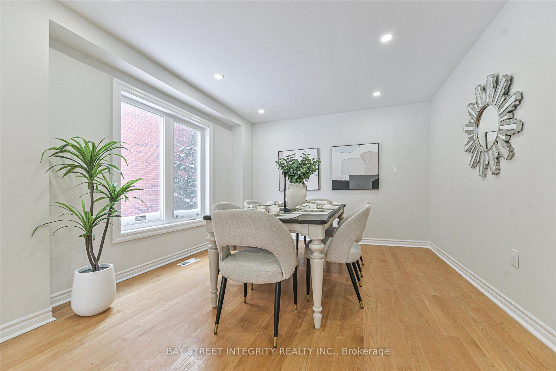 Photo 5 of 28 Carnforth Drive, Markham, Unionville — HOMEH