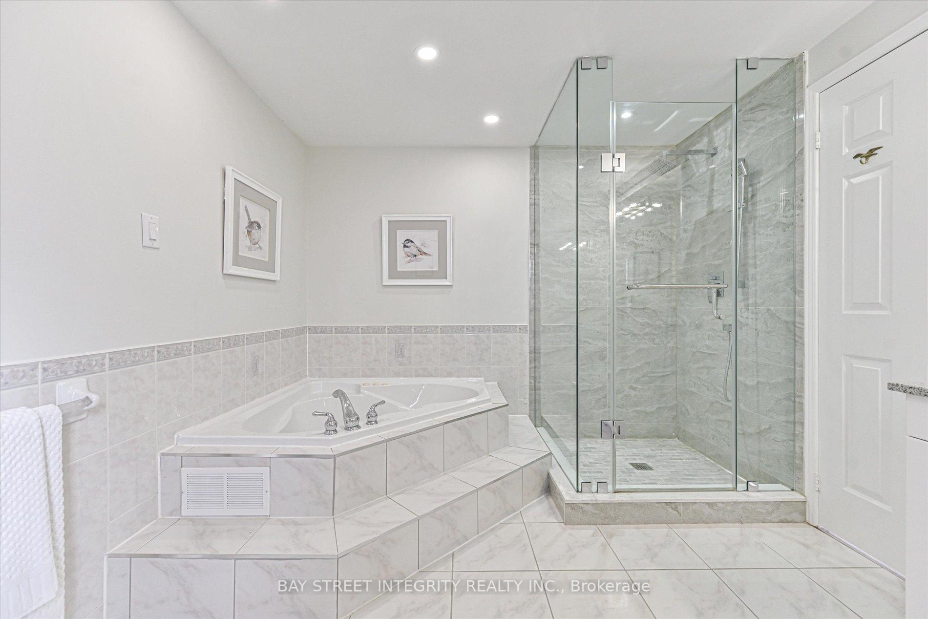 Photo 17 of 28 Carnforth Drive, Markham, Unionville — HOMEH