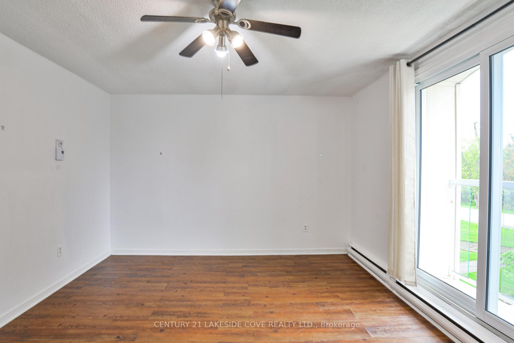 Photo 10 of Unit 5, 4 Paradise Boulevard, Ramara, Rural Ramara — HOMEH