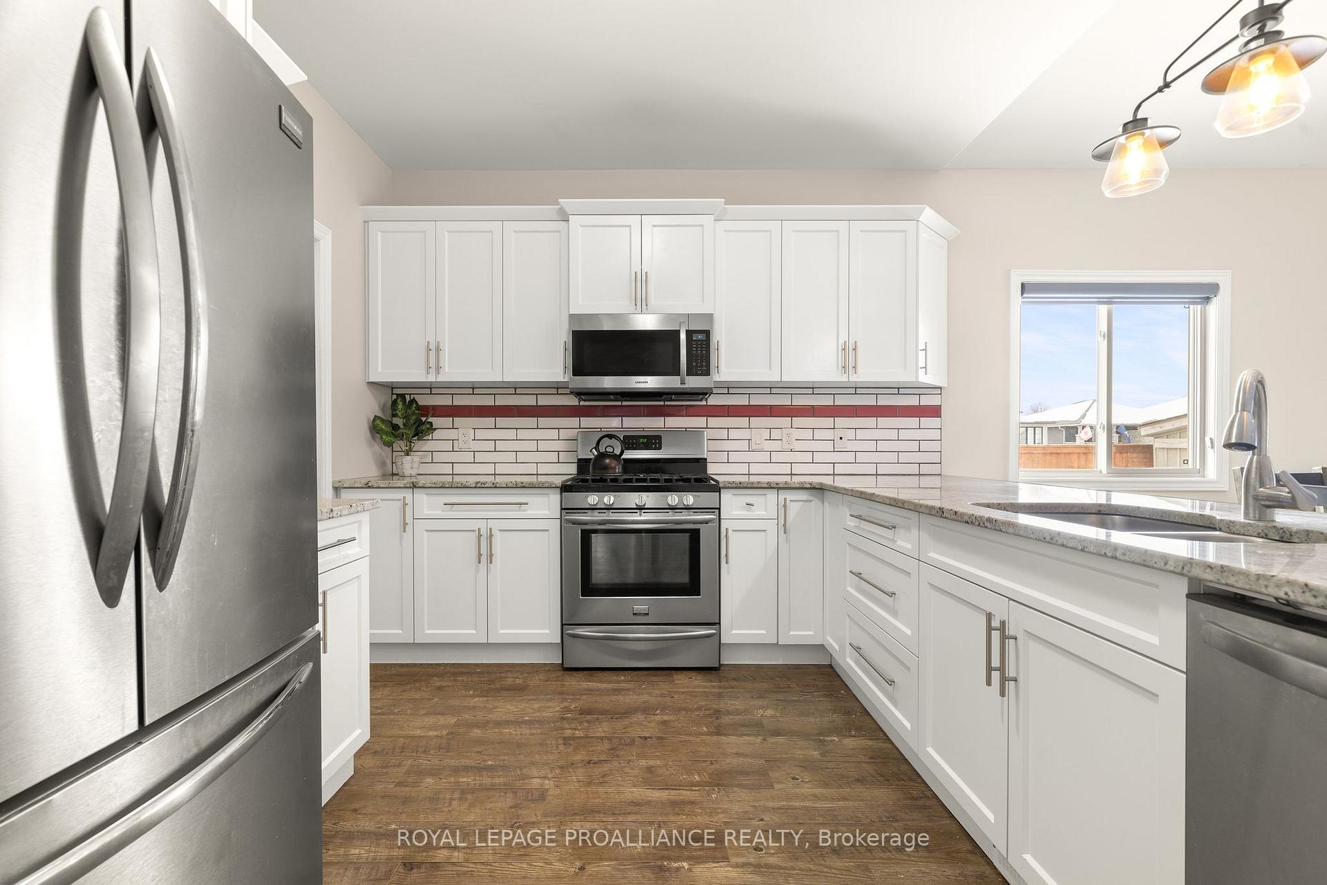 Photo 6 of 79 Glenview Crescent, Belleville, Belleville Ward — HOMEH