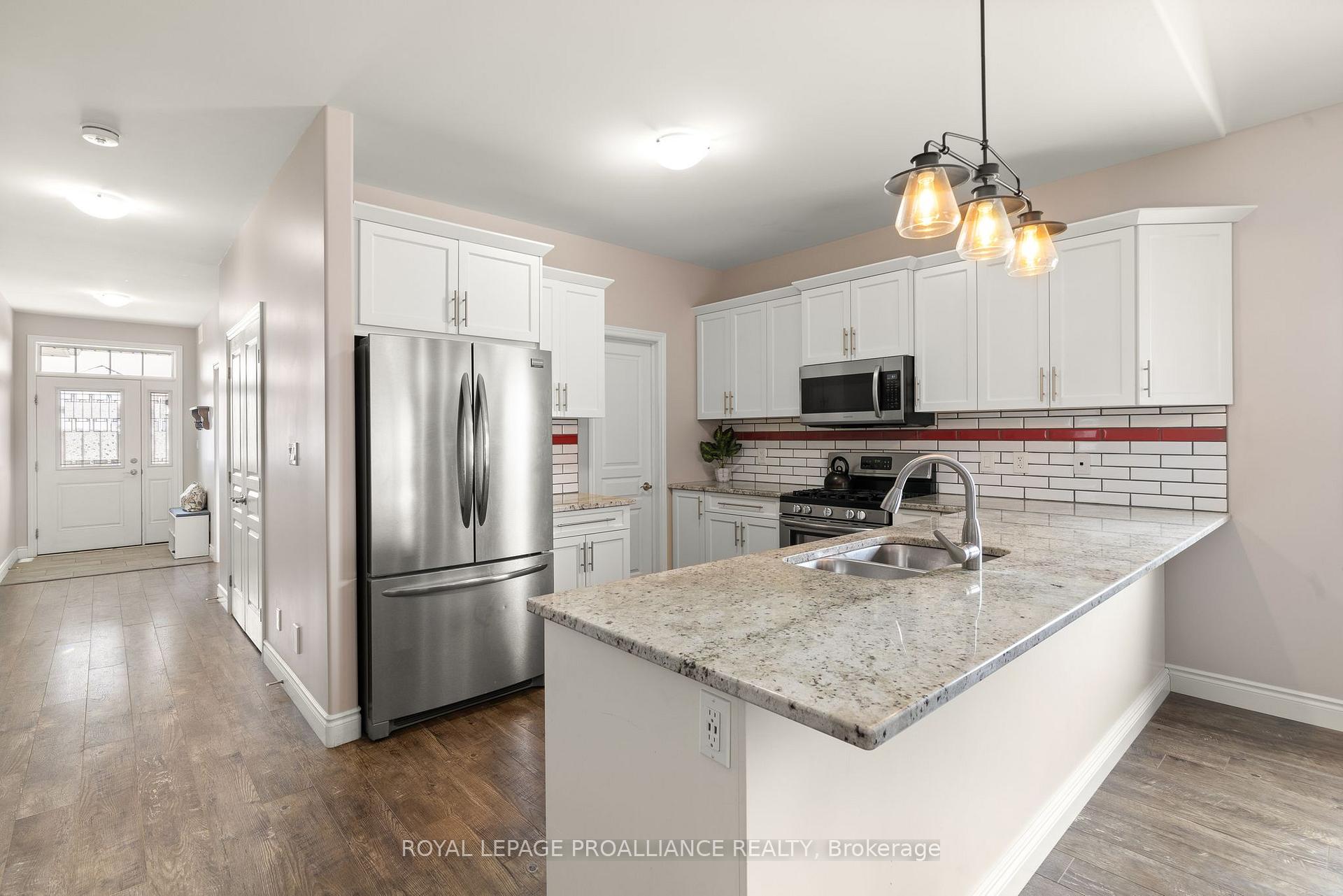 Photo 9 of 79 Glenview Crescent, Belleville, Belleville Ward — HOMEH