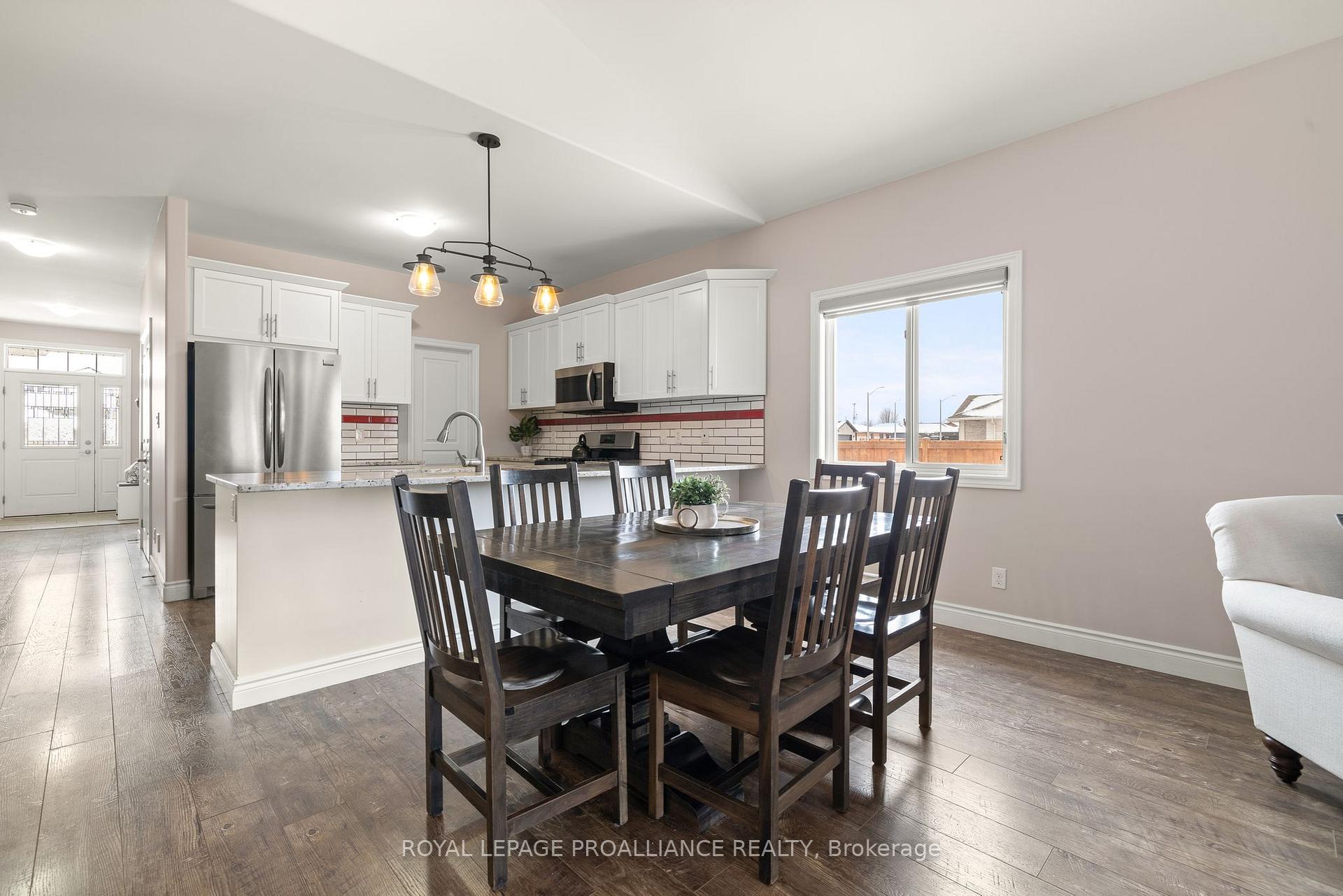 Photo 10 of 79 Glenview Crescent, Belleville, Belleville Ward — HOMEH