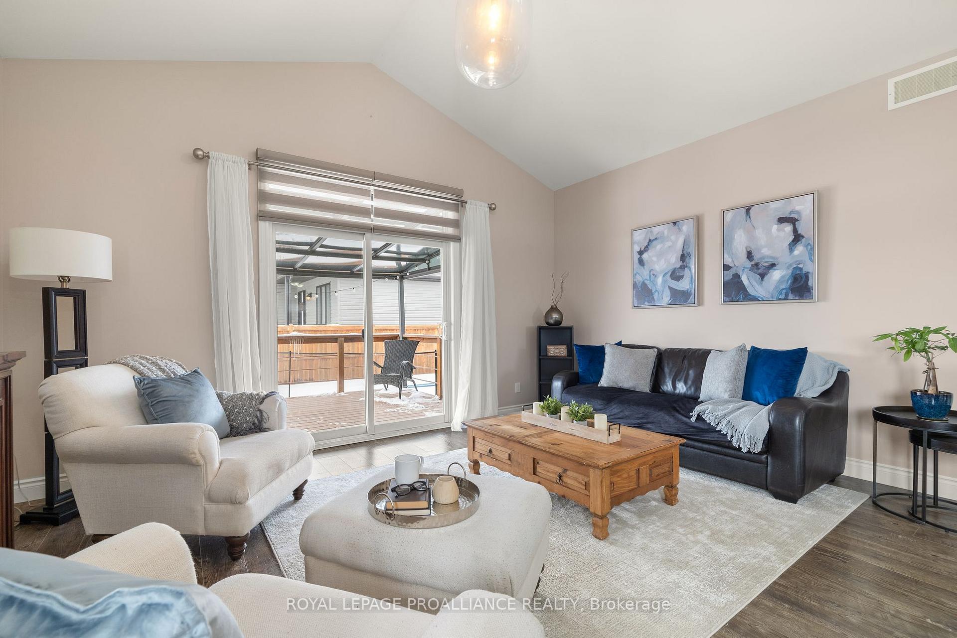 Photo 14 of 79 Glenview Crescent, Belleville, Belleville Ward — HOMEH