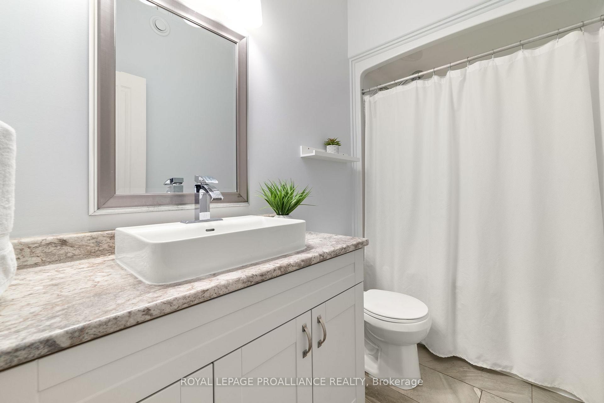 Photo 24 of 79 Glenview Crescent, Belleville, Belleville Ward — HOMEH