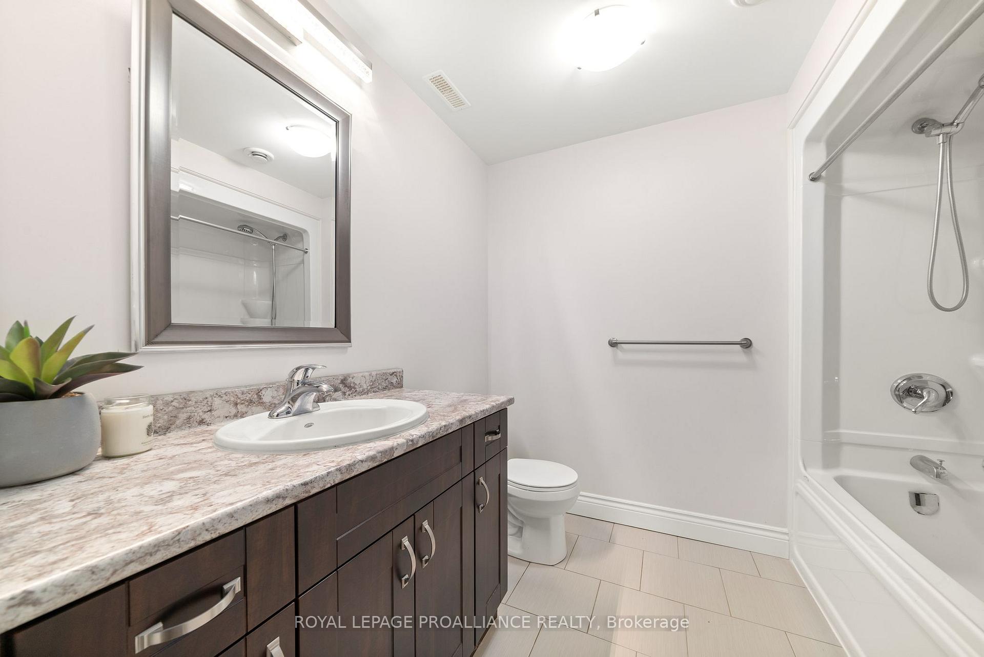 Photo 40 of 79 Glenview Crescent, Belleville, Belleville Ward — HOMEH