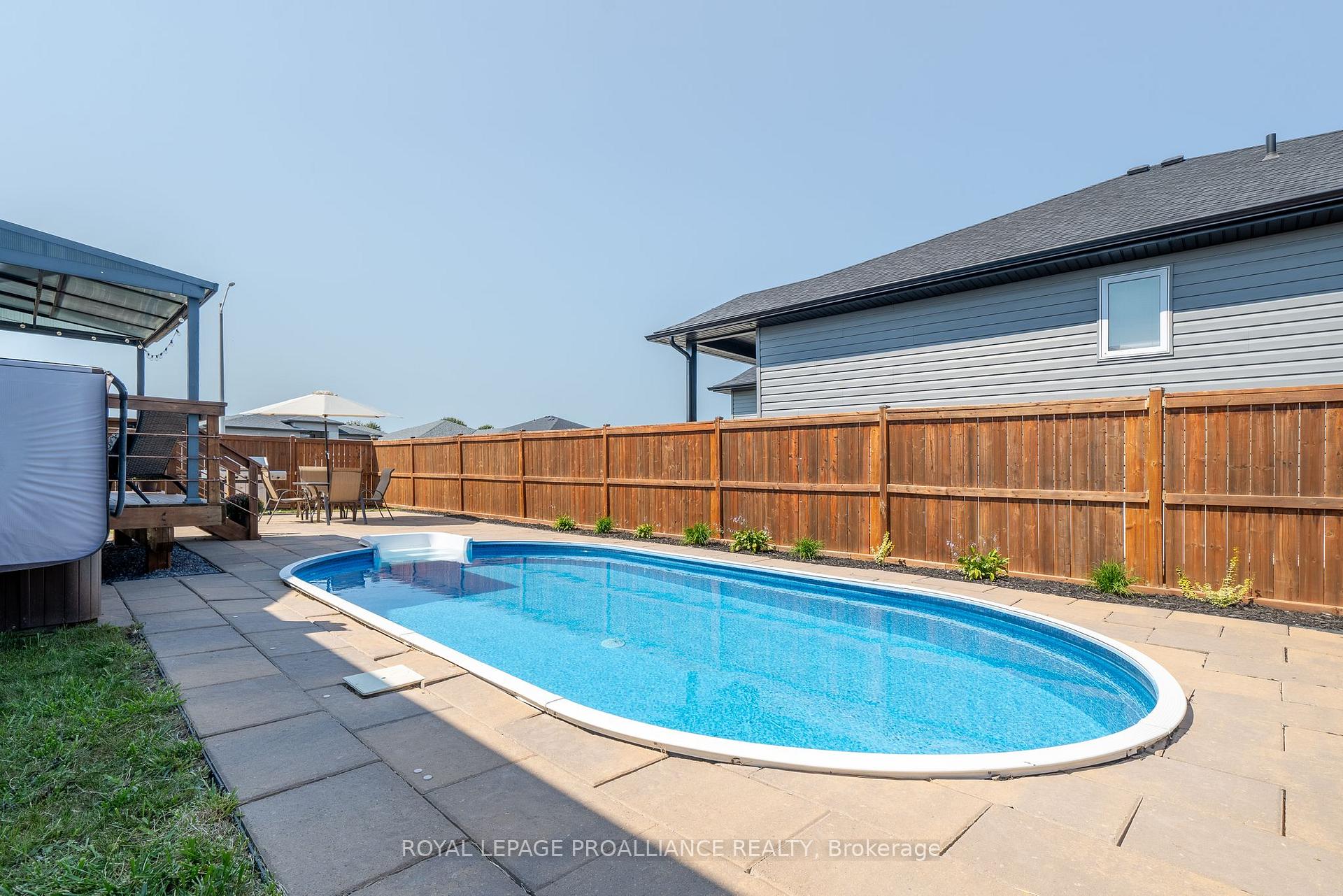 Photo 45 of 79 Glenview Crescent, Belleville, Belleville Ward — HOMEH
