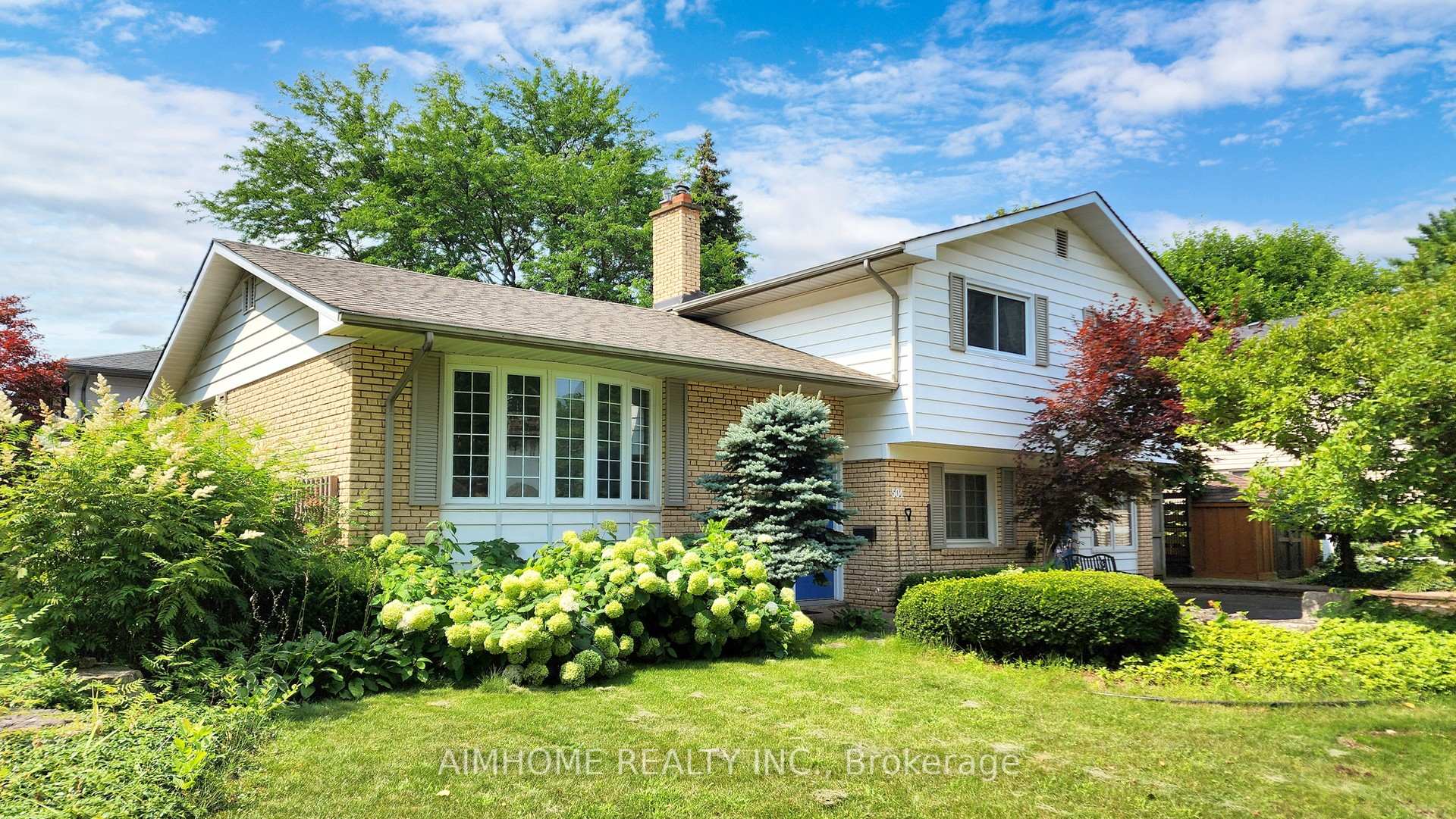 Photo 3 of 504 Fenwick Place, Burlington, Roseland — HOMEH