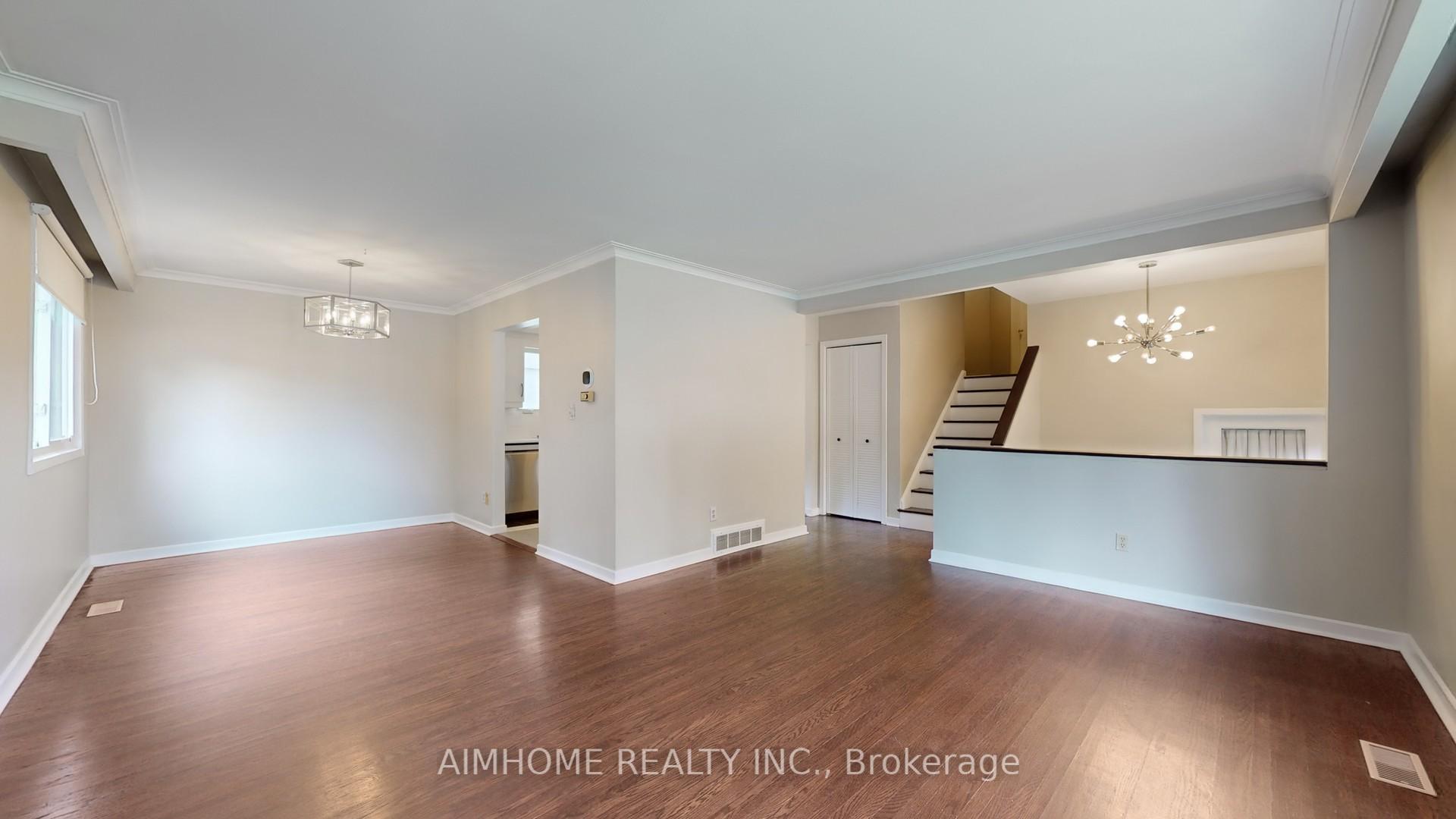 Photo 4 of 504 Fenwick Place, Burlington, Roseland — HOMEH