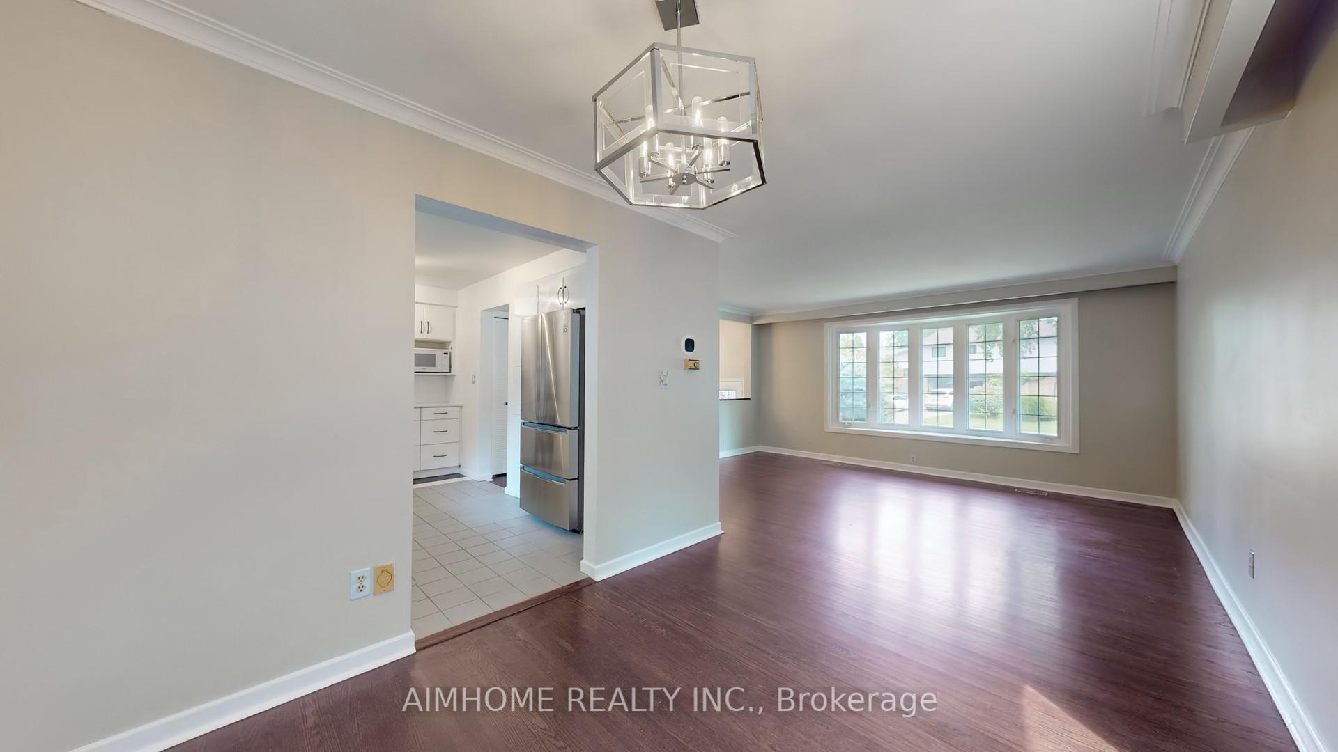 Photo 6 of 504 Fenwick Place, Burlington, Roseland — HOMEH