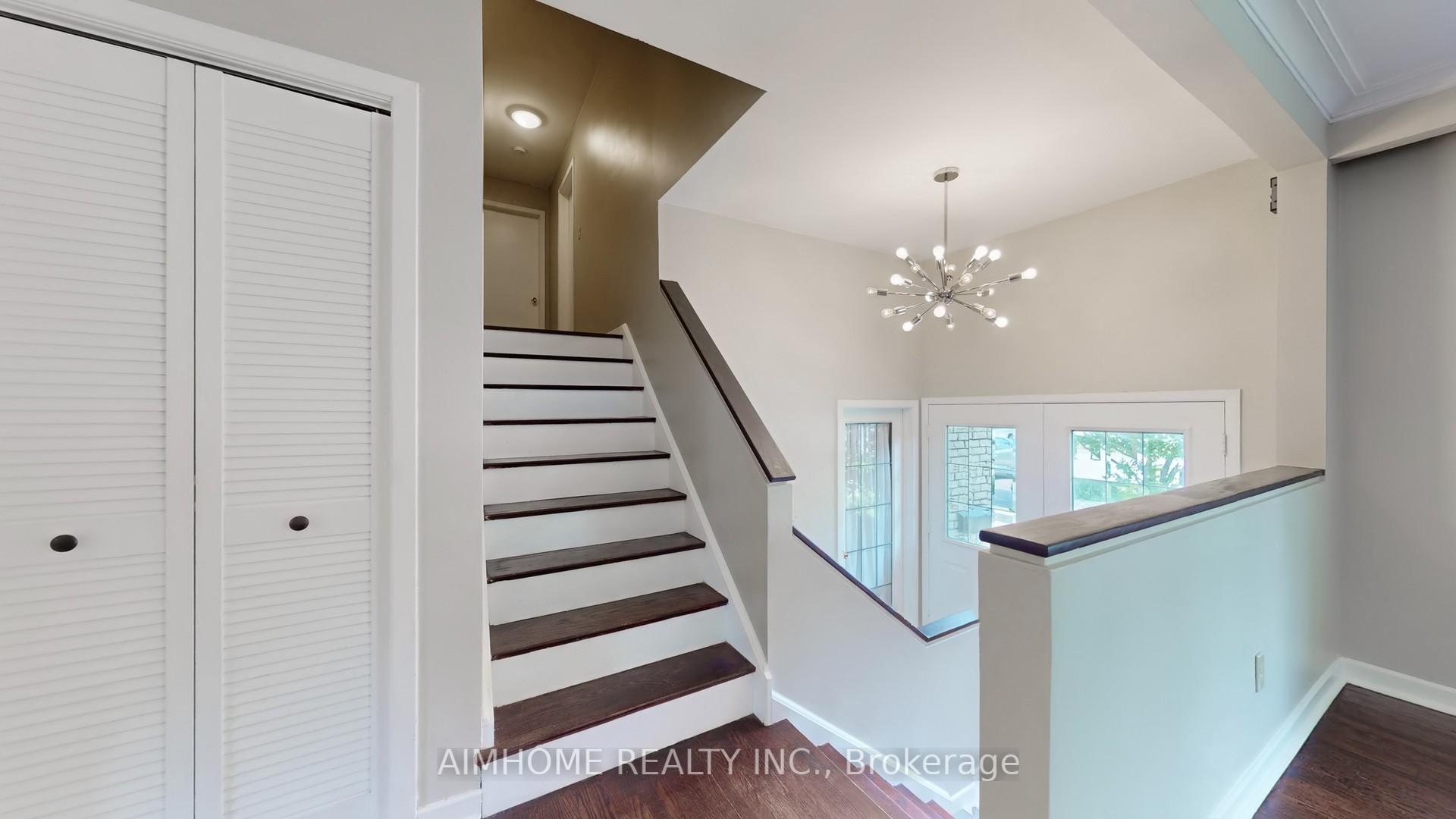Photo 13 of 504 Fenwick Place, Burlington, Roseland — HOMEH