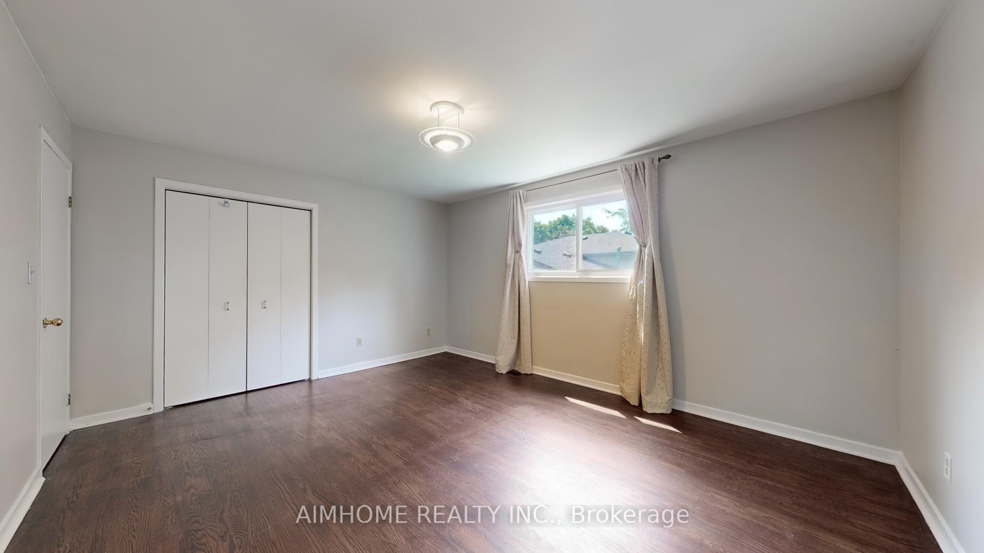 Photo 15 of 504 Fenwick Place, Burlington, Roseland — HOMEH