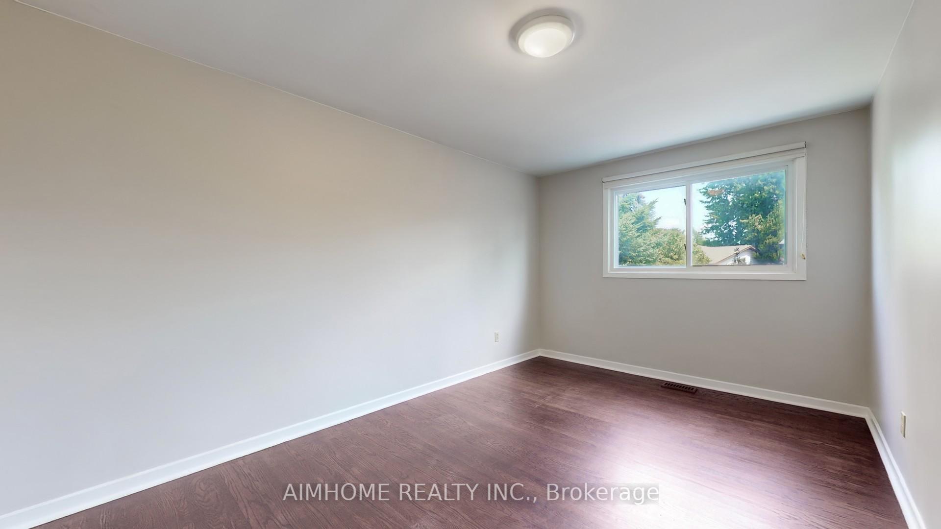 Photo 20 of 504 Fenwick Place, Burlington, Roseland — HOMEH