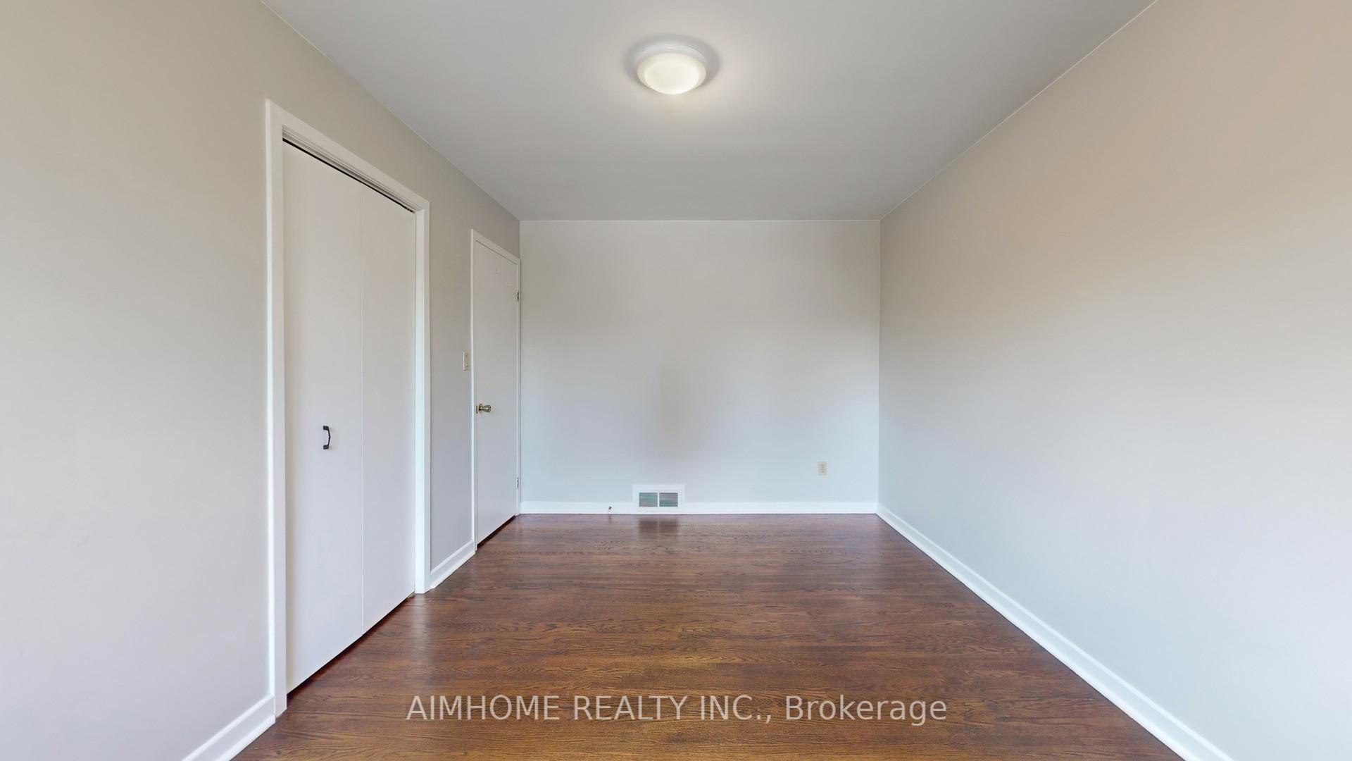 Photo 22 of 504 Fenwick Place, Burlington, Roseland — HOMEH