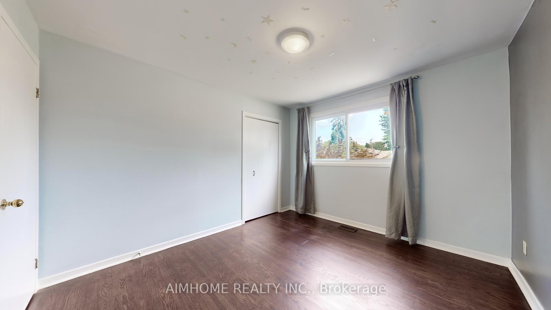 Photo 24 of 504 Fenwick Place, Burlington, Roseland — HOMEH