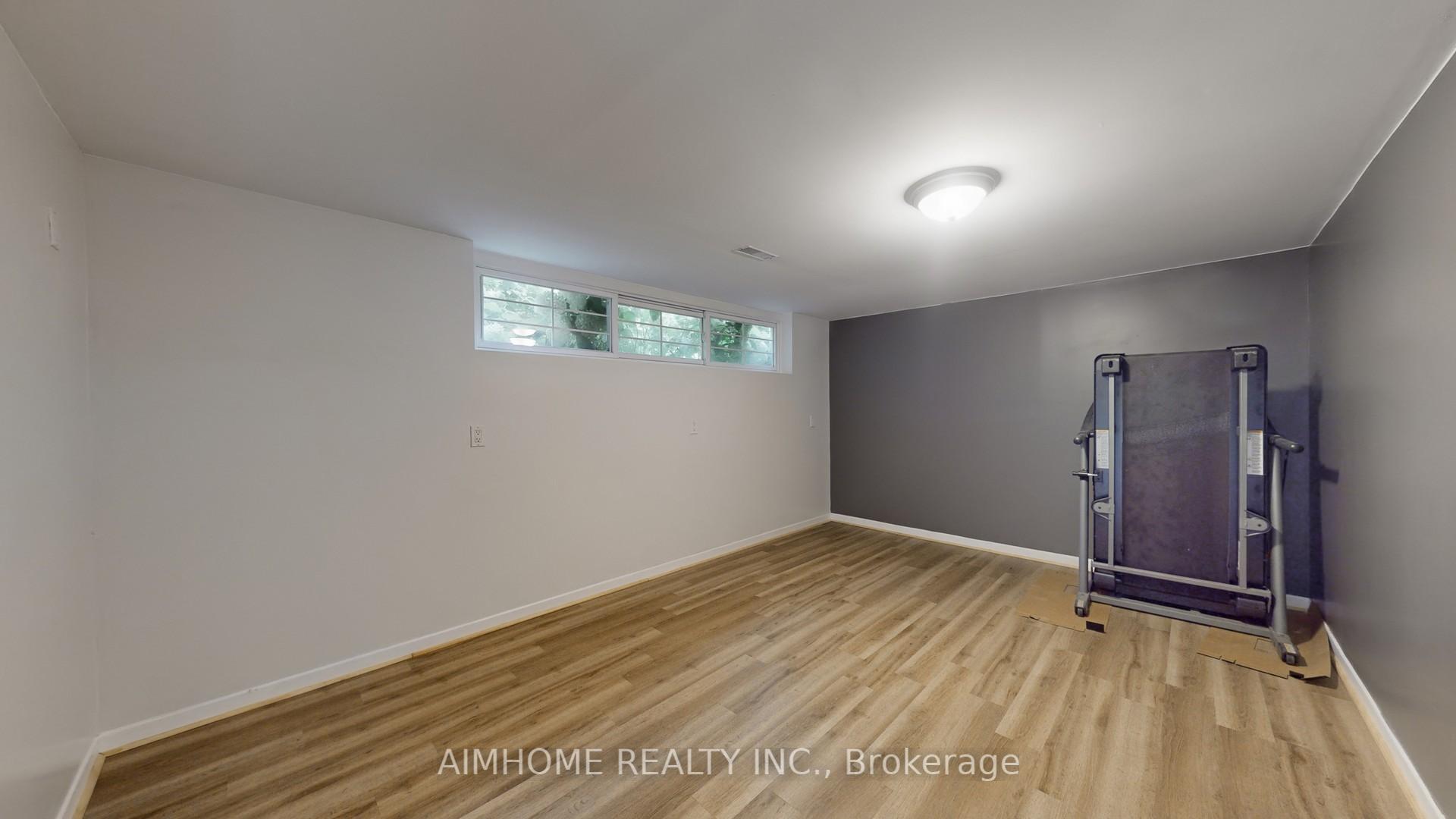 Photo 28 of 504 Fenwick Place, Burlington, Roseland — HOMEH
