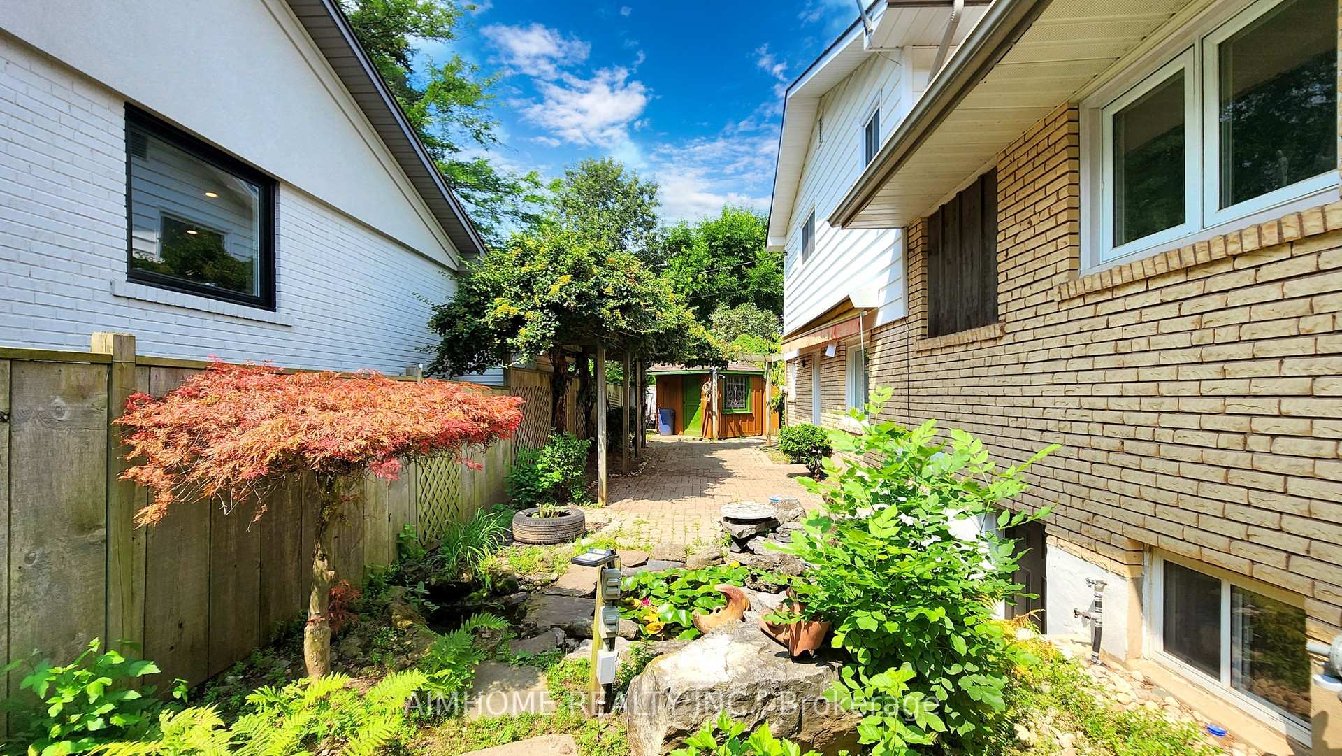 Photo 32 of 504 Fenwick Place, Burlington, Roseland — HOMEH