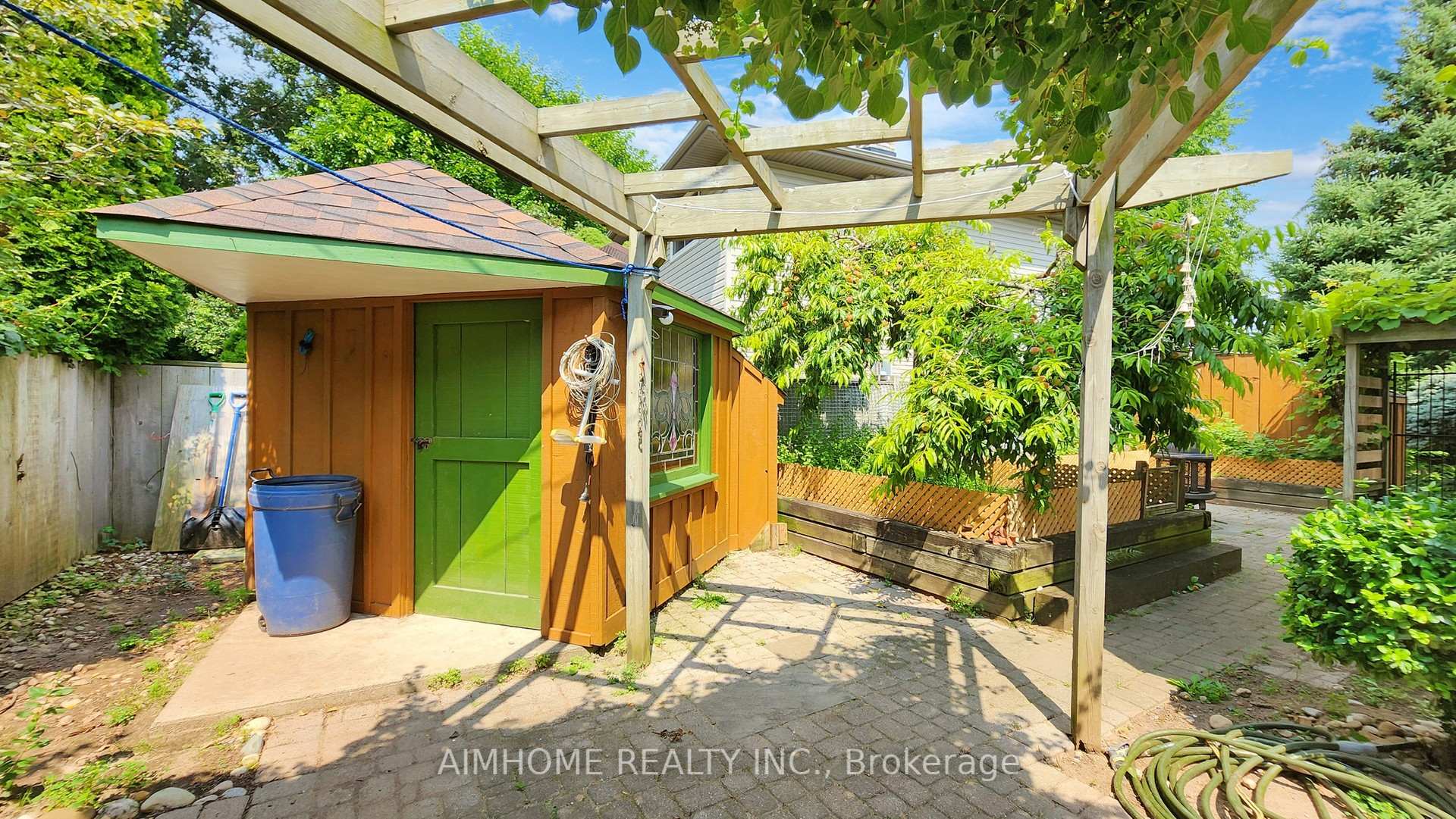 Photo 34 of 504 Fenwick Place, Burlington, Roseland — HOMEH