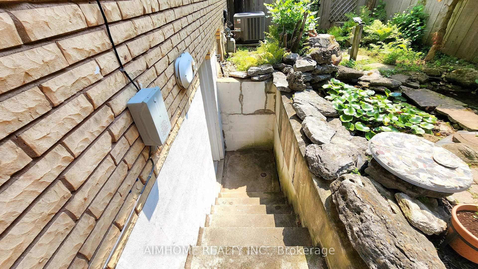 Photo 36 of 504 Fenwick Place, Burlington, Roseland — HOMEH