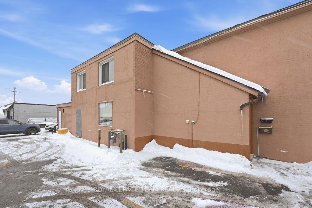 Photo 1 of Unit 1, 874 Clyde Avenue, Ottawa, McKellar Heights — HOMEH