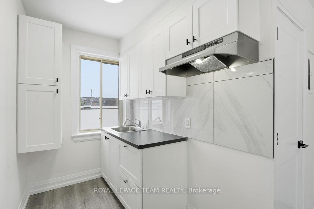 Photo 7 of Unit 1, 874 Clyde Avenue, Ottawa, McKellar Heights — HOMEH