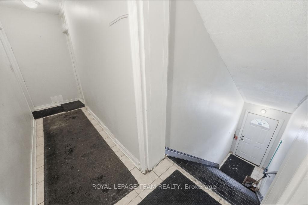 Photo 15 of Unit 1, 874 Clyde Avenue, Ottawa, McKellar Heights — HOMEH