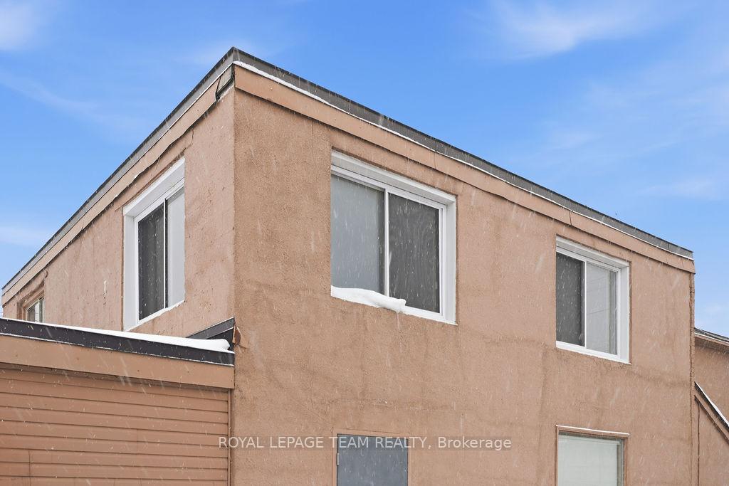 Photo 11 of Unit 1, 874 Clyde Avenue, Ottawa, McKellar Heights — HOMEH