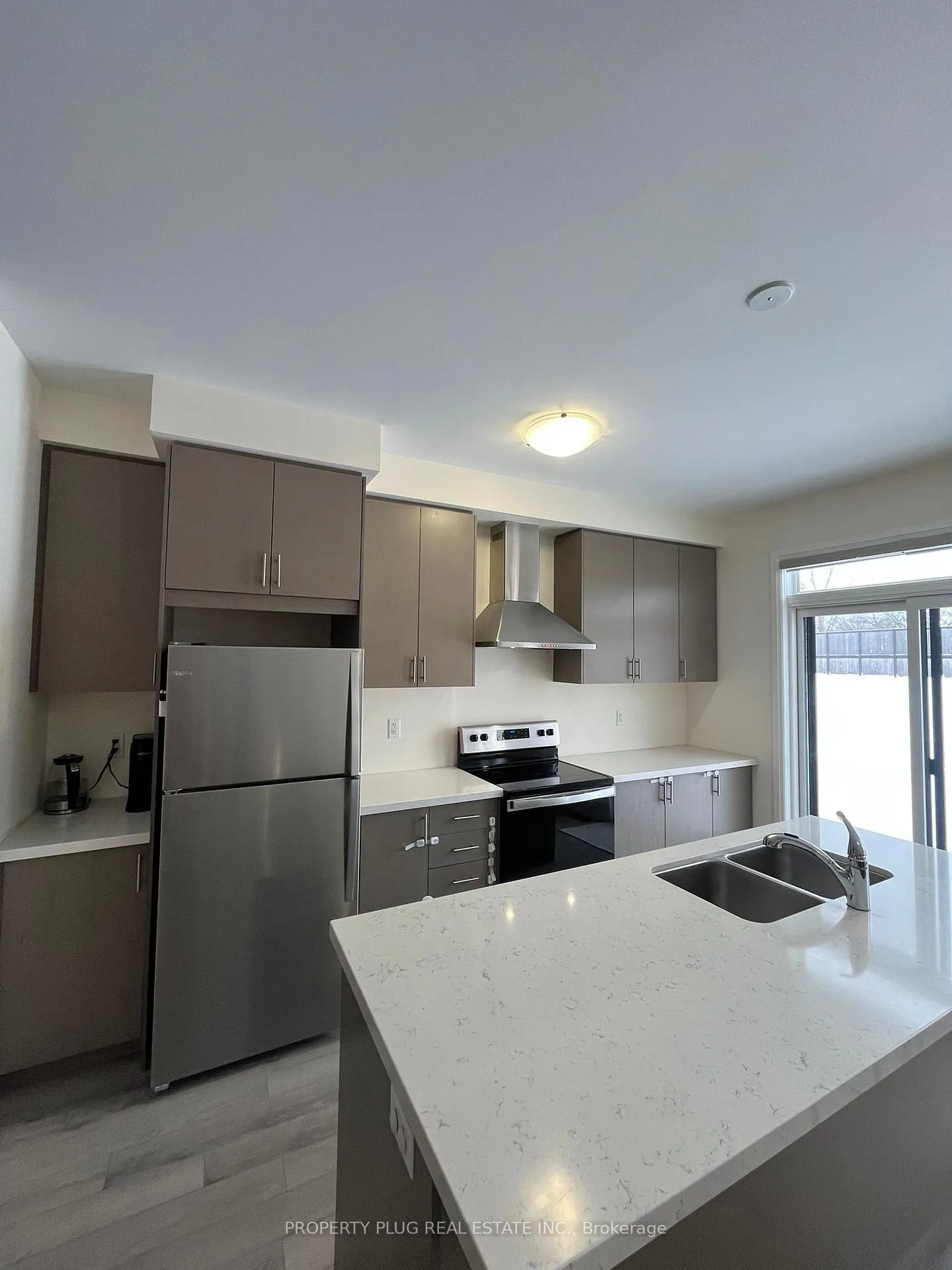 Photo 7 of 108 Turnberry Lane, Barrie, Painswick South — HOMEH