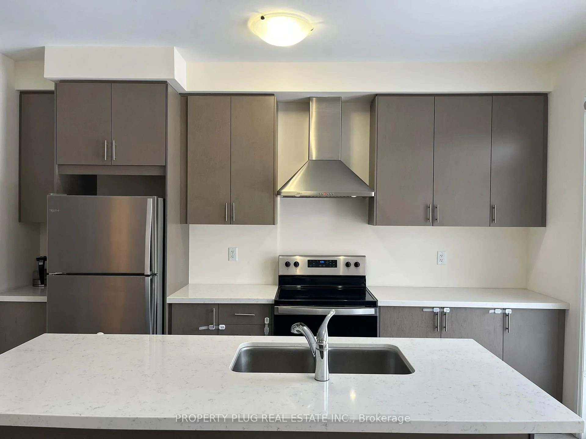 Photo 8 of 108 Turnberry Lane, Barrie, Painswick South — HOMEH