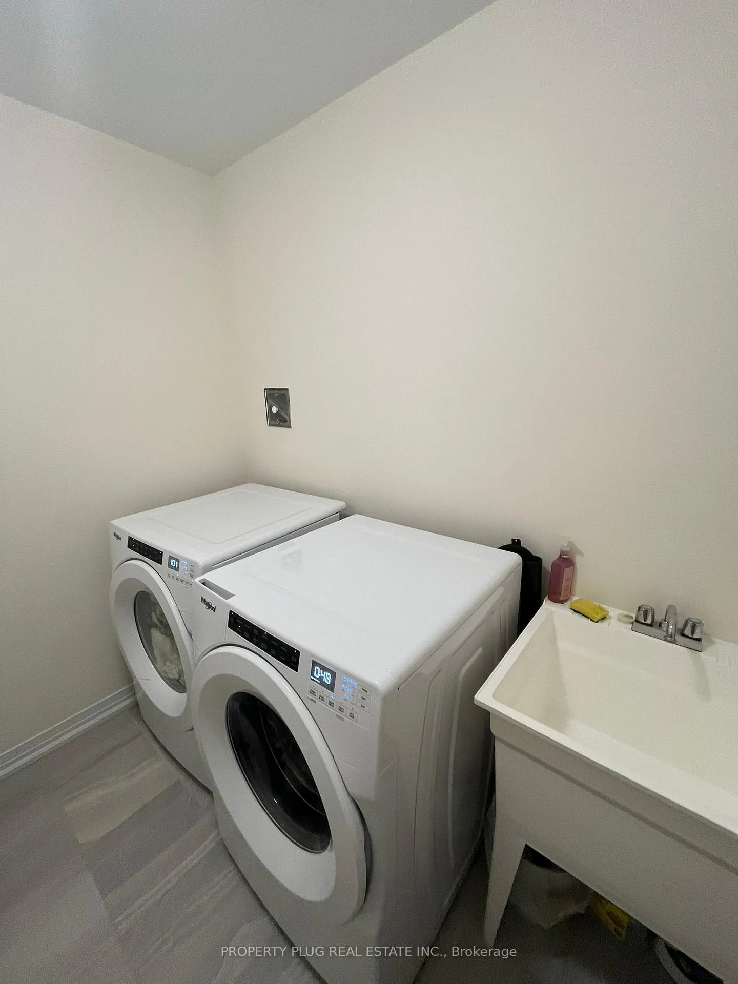 Photo 18 of 108 Turnberry Lane, Barrie, Painswick South — HOMEH