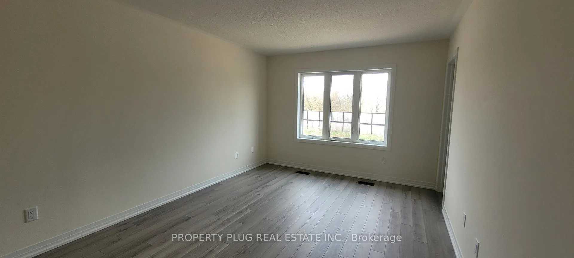 Photo 25 of 108 Turnberry Lane, Barrie, Painswick South — HOMEH