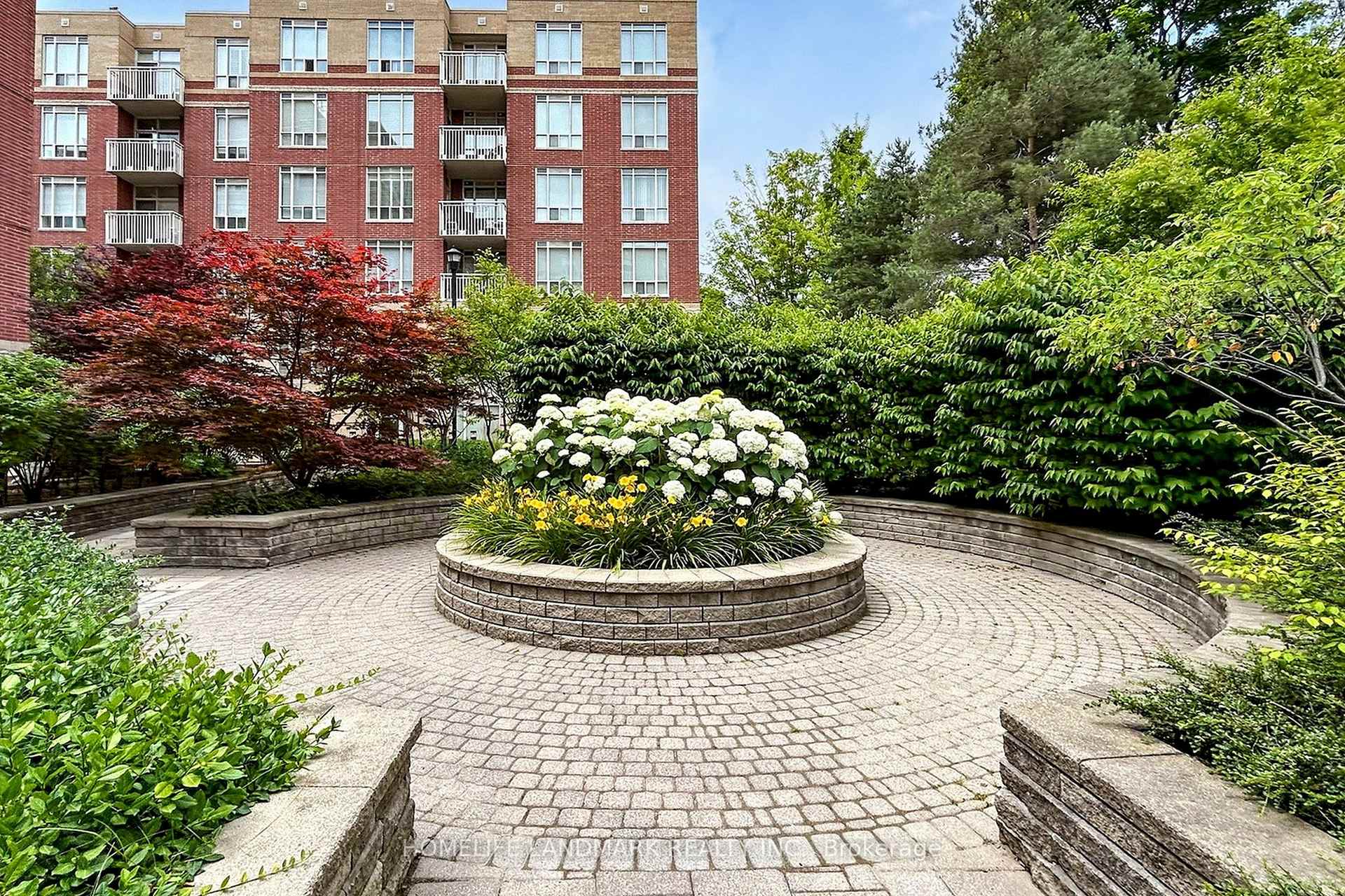 Photo 7 of Unit 404, 451 Rosewell Avenue, Toronto, Lawrence Park South — HOMEH