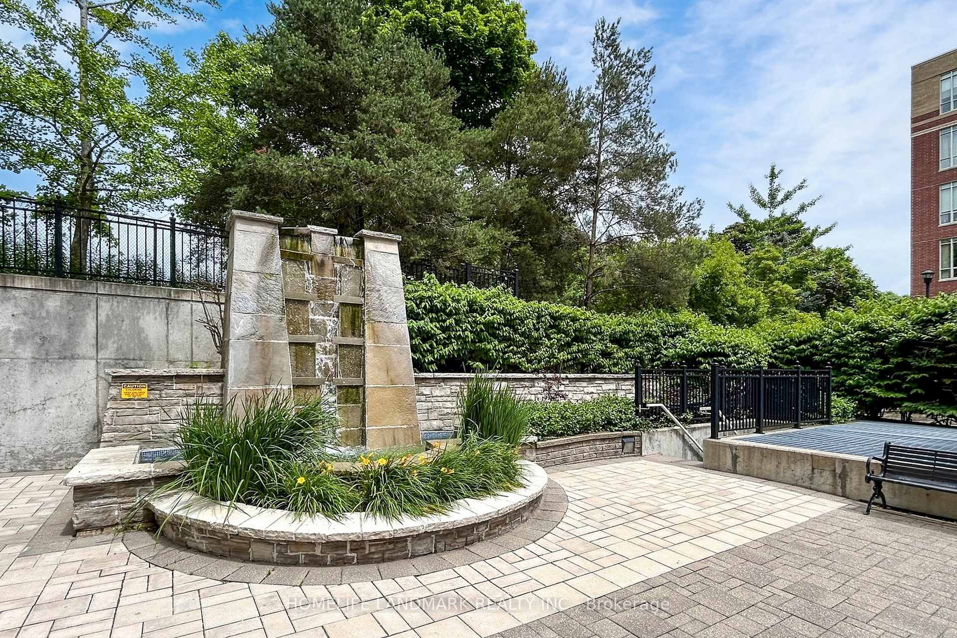 Photo 9 of Unit 404, 451 Rosewell Avenue, Toronto, Lawrence Park South — HOMEH