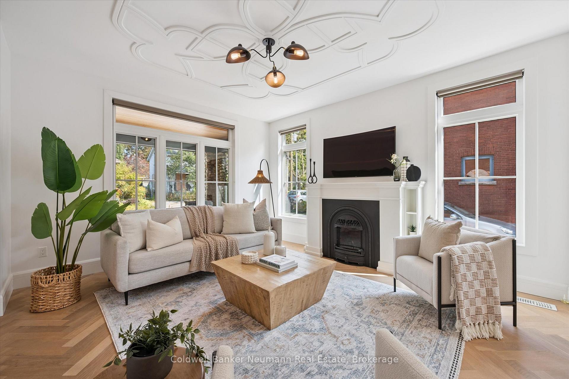 Photo 5 of 62 Kirkland Street, Guelph, Exhibition Park — HOMEH