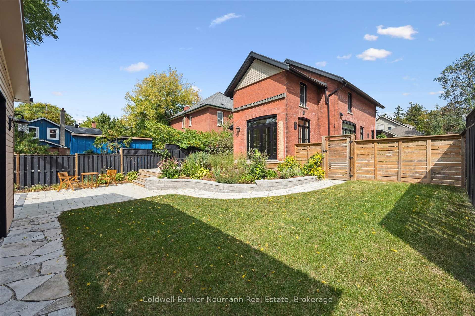 Photo 35 of 62 Kirkland Street, Guelph, Exhibition Park — HOMEH