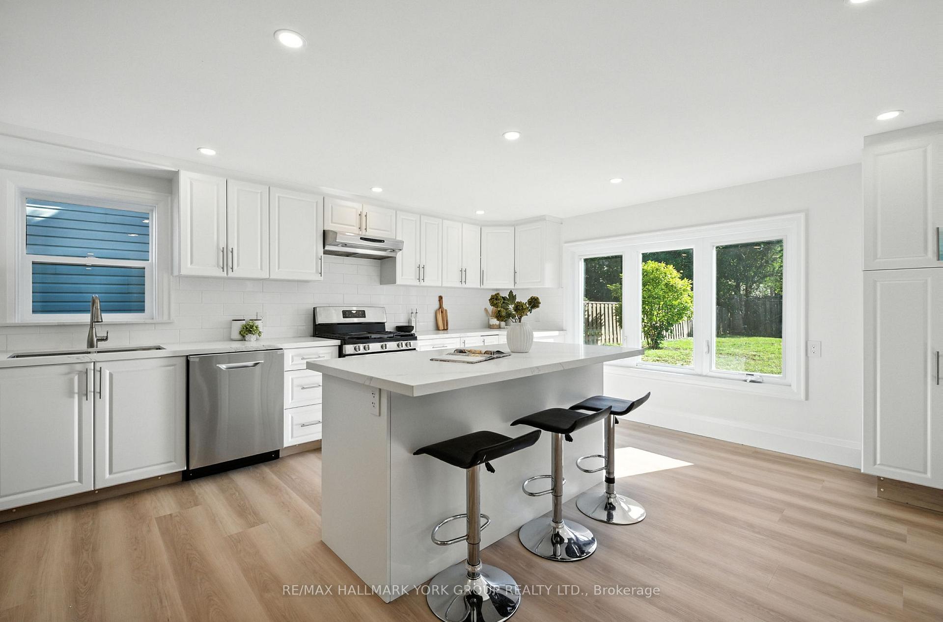 Photo 23 of 778 Sheppard Avenue, Georgina, Historic Lakeshore Communities — HOMEH