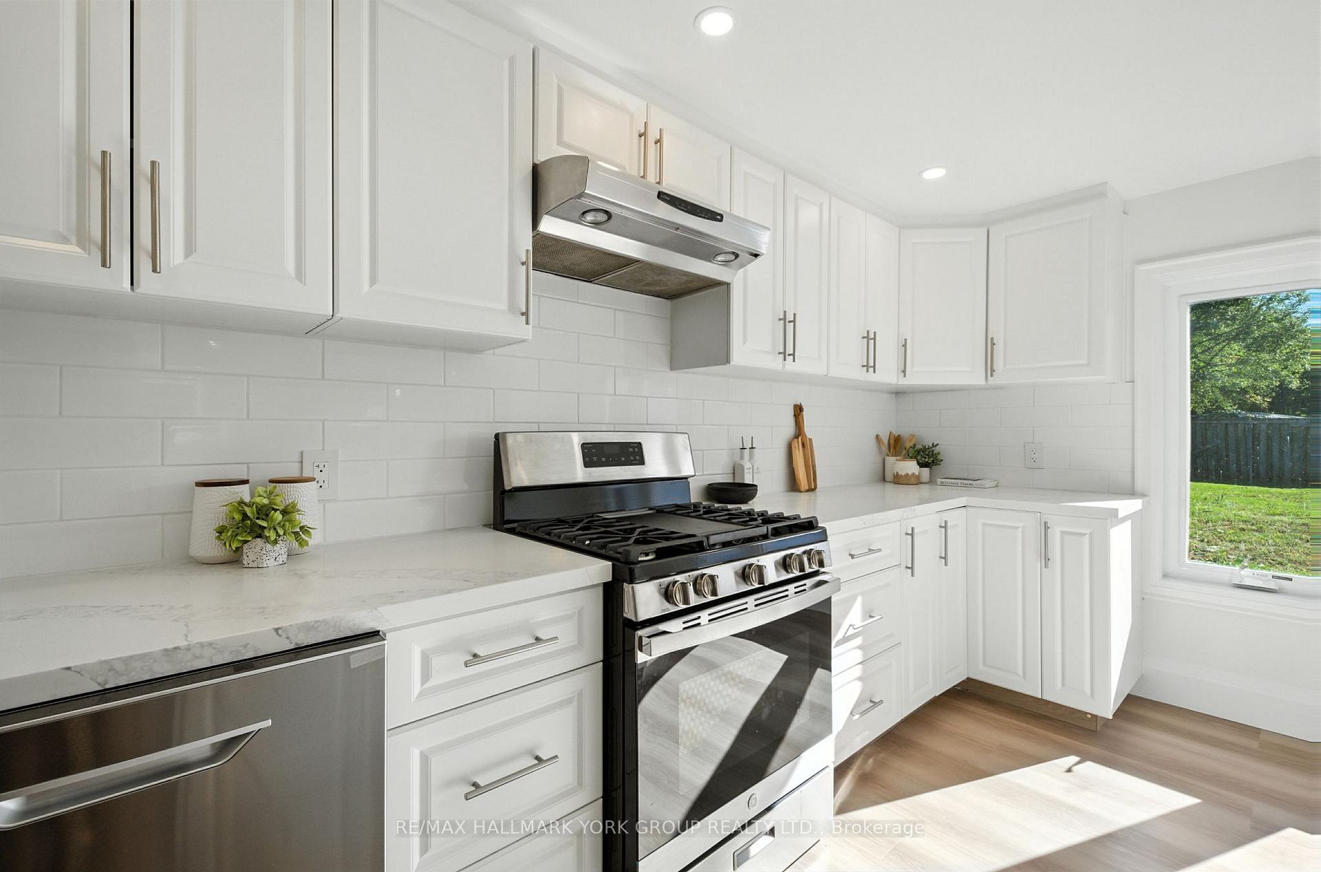 Photo 25 of 778 Sheppard Avenue, Georgina, Historic Lakeshore Communities — HOMEH