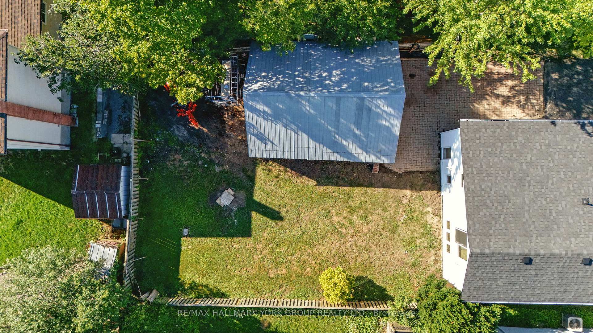 Photo 37 of 778 Sheppard Avenue, Georgina, Historic Lakeshore Communities — HOMEH