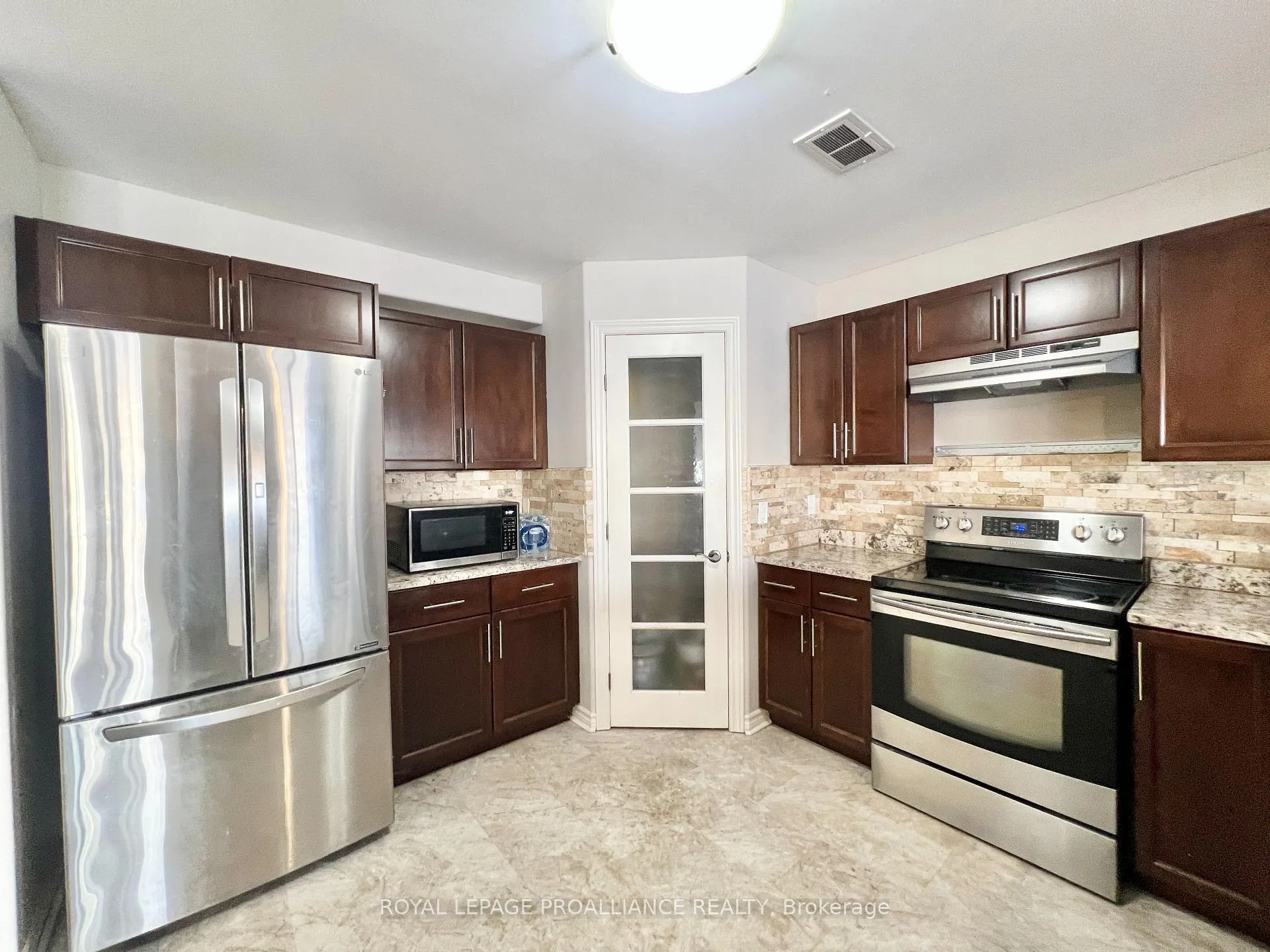 Photo 4 of 32 Princeton Place, Belleville, Thurlow Ward — HOMEH