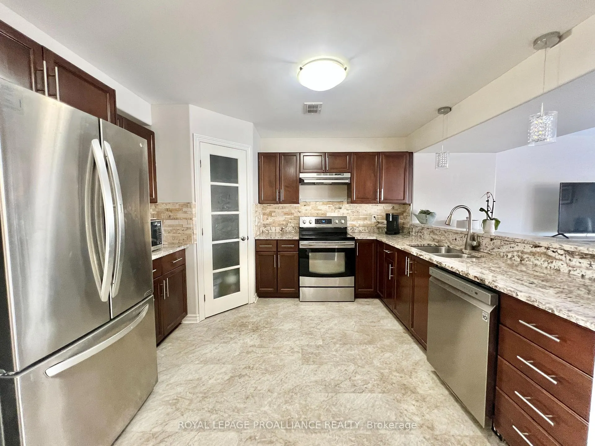 Photo 5 of 32 Princeton Place, Belleville, Thurlow Ward — HOMEH