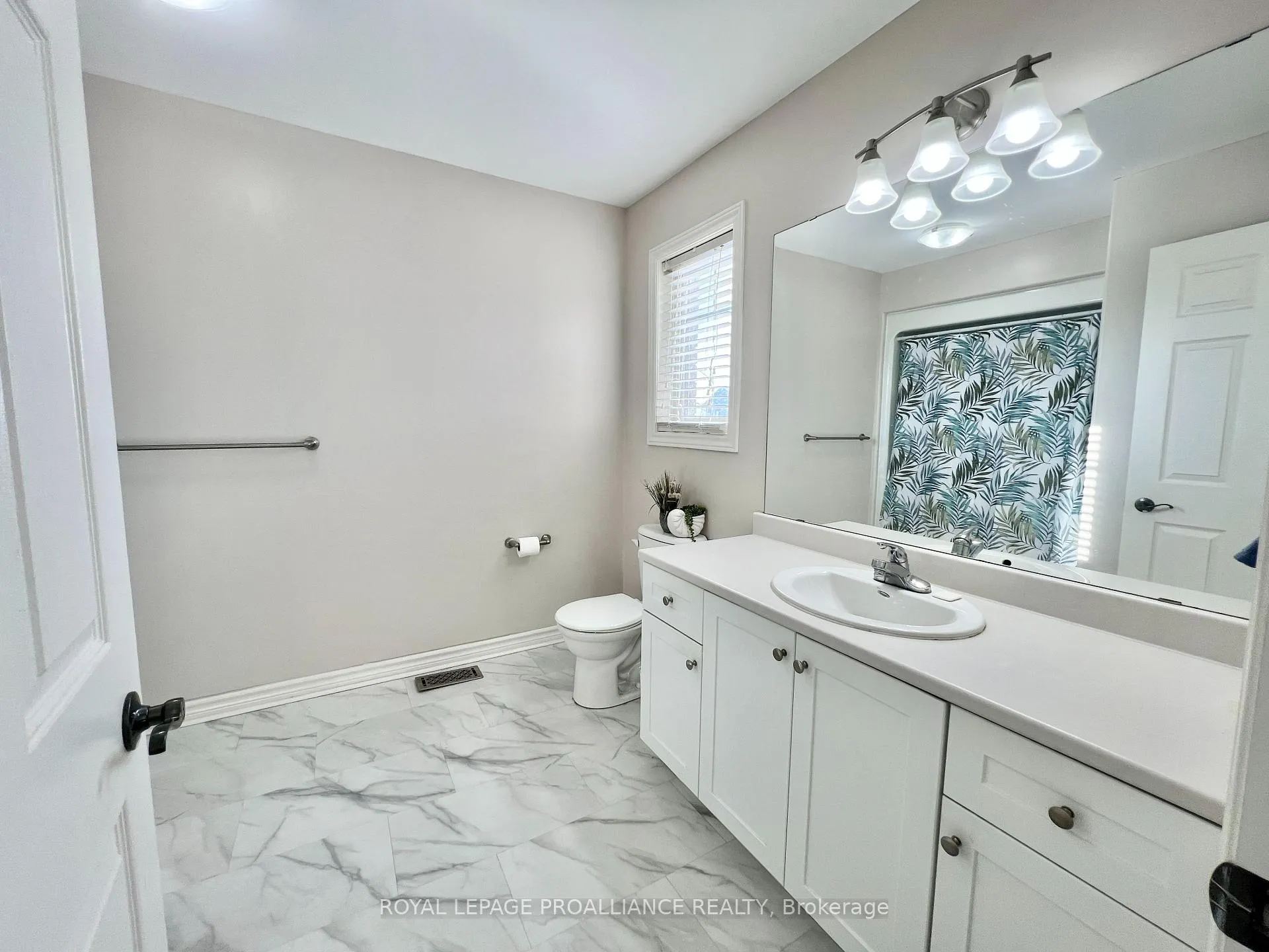 Photo 16 of 32 Princeton Place, Belleville, Thurlow Ward — HOMEH