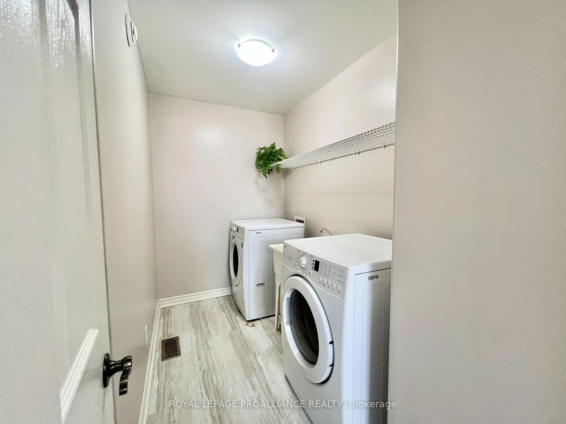 Photo 19 of 32 Princeton Place, Belleville, Thurlow Ward — HOMEH