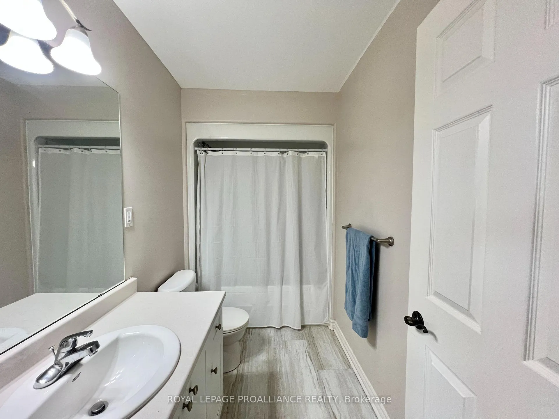Photo 23 of 32 Princeton Place, Belleville, Thurlow Ward — HOMEH